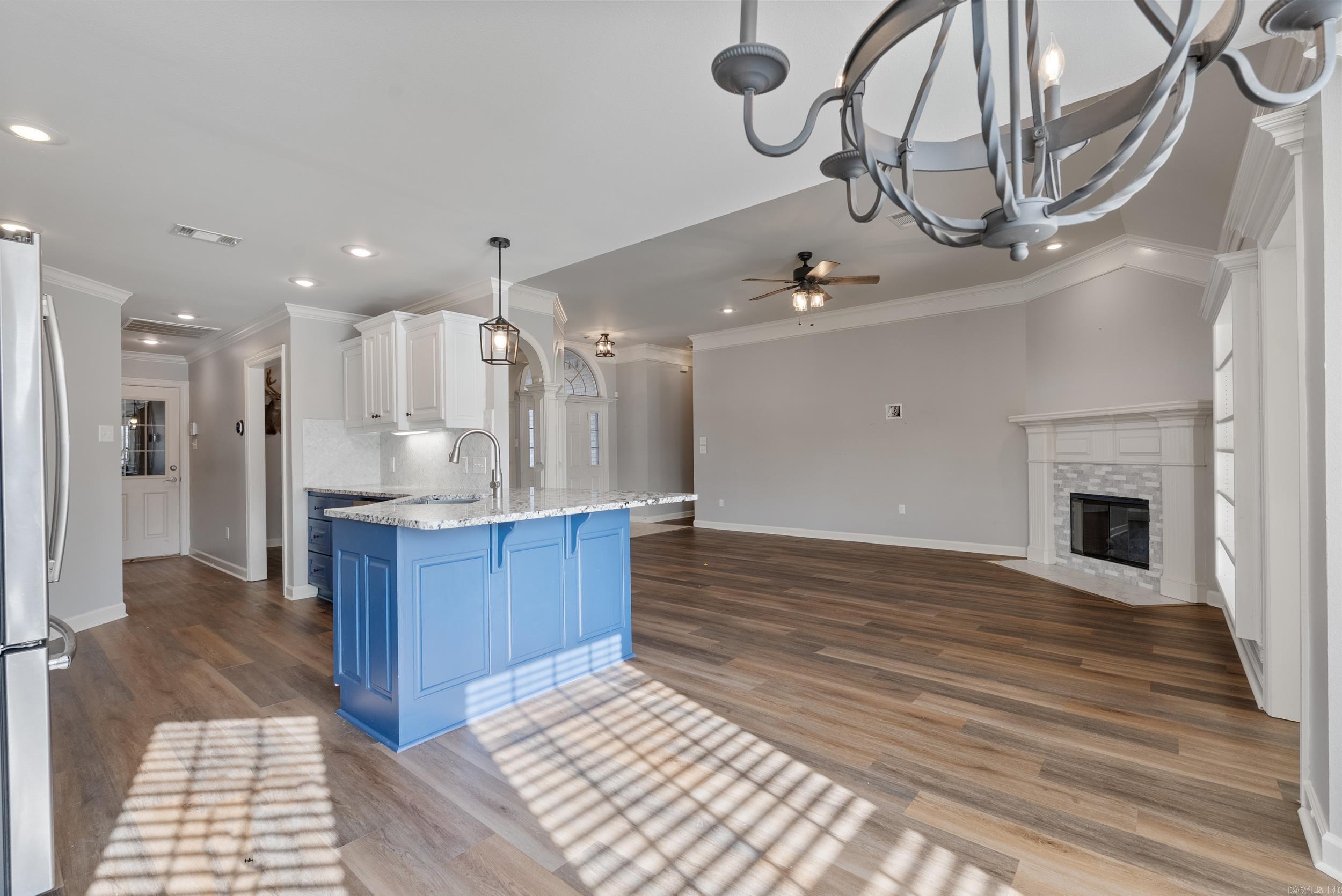 COUNTRY CLUB OF ARK THE - Residential