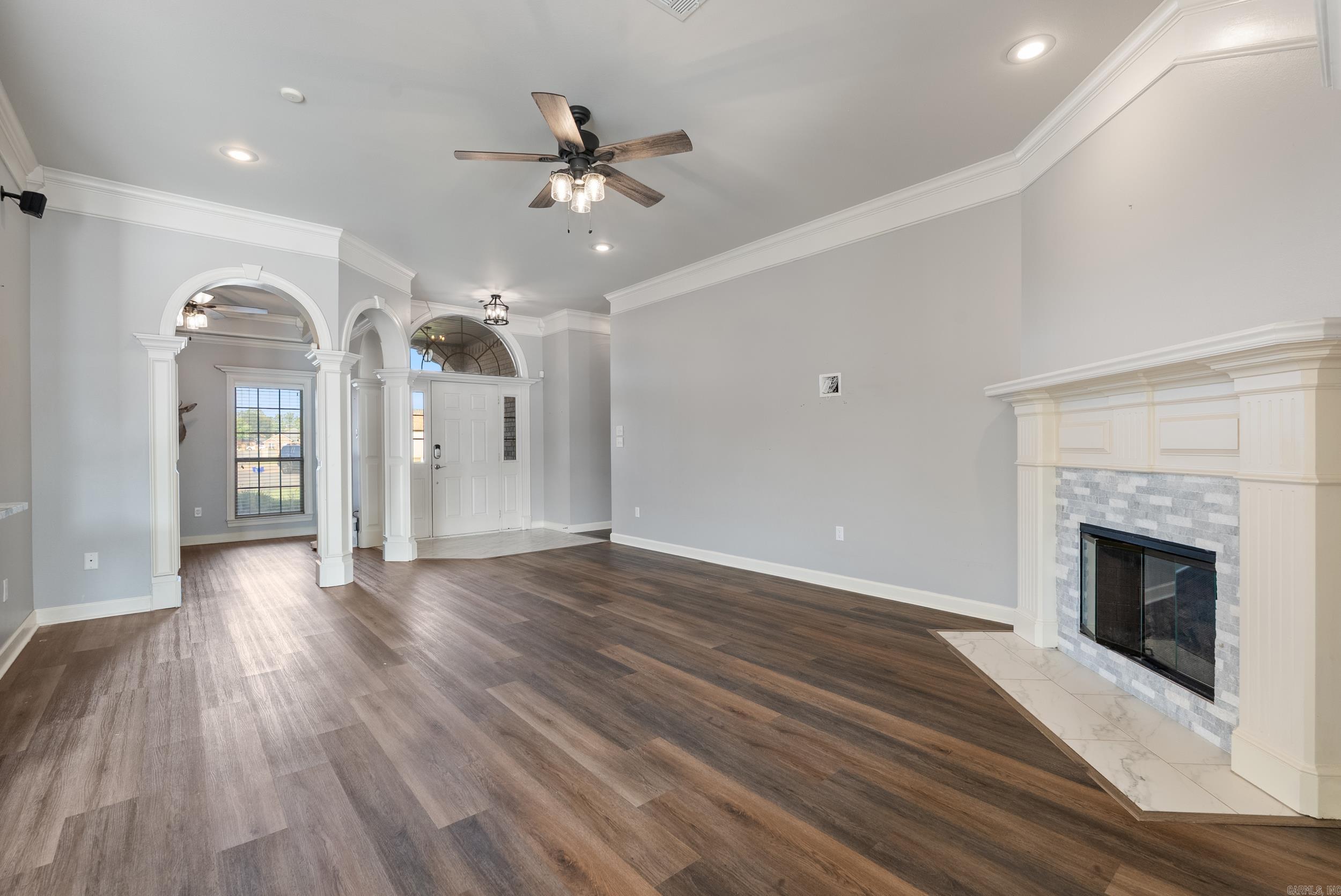 COUNTRY CLUB OF ARK THE - Residential