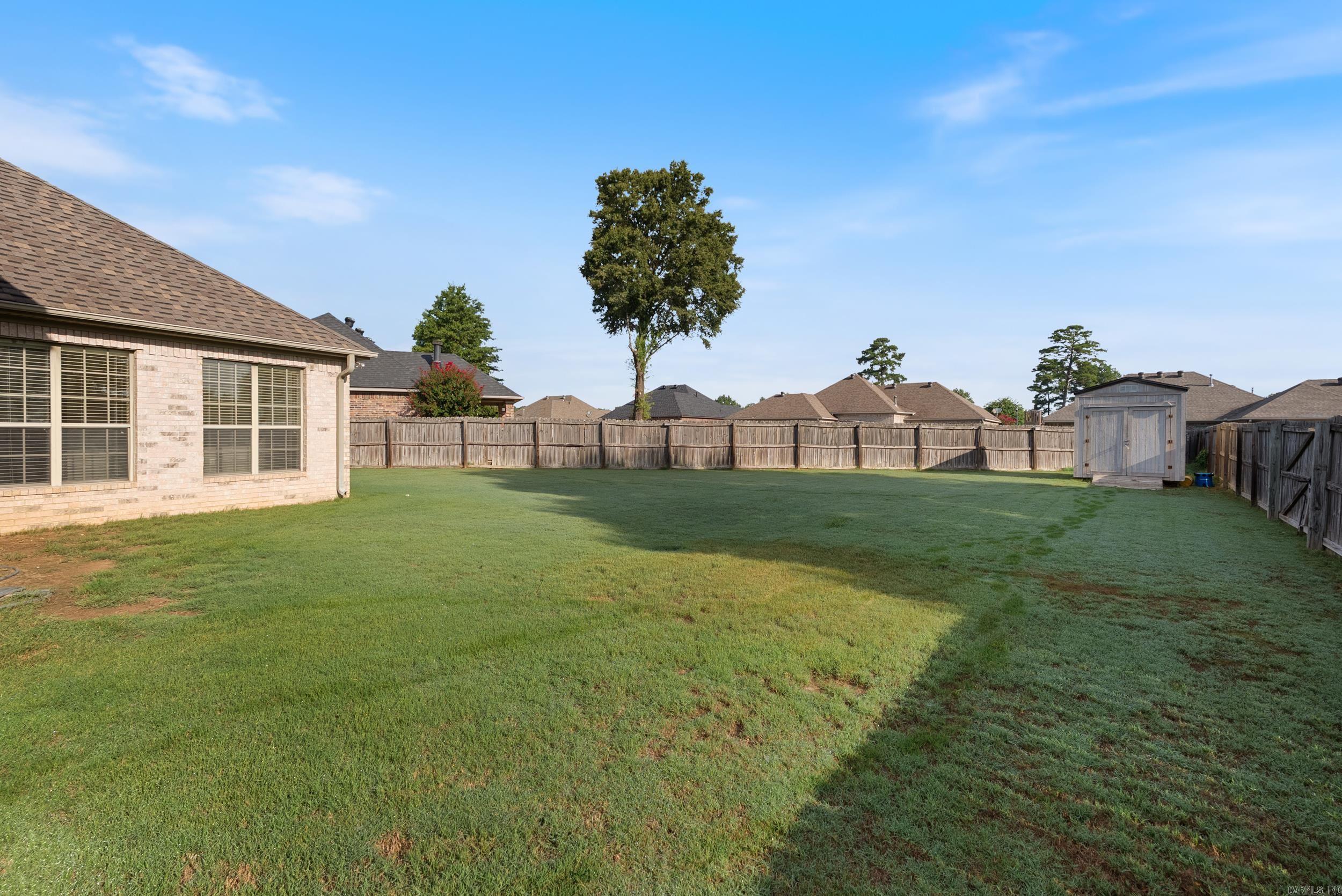 COUNTRY CLUB OF ARK THE - Residential
