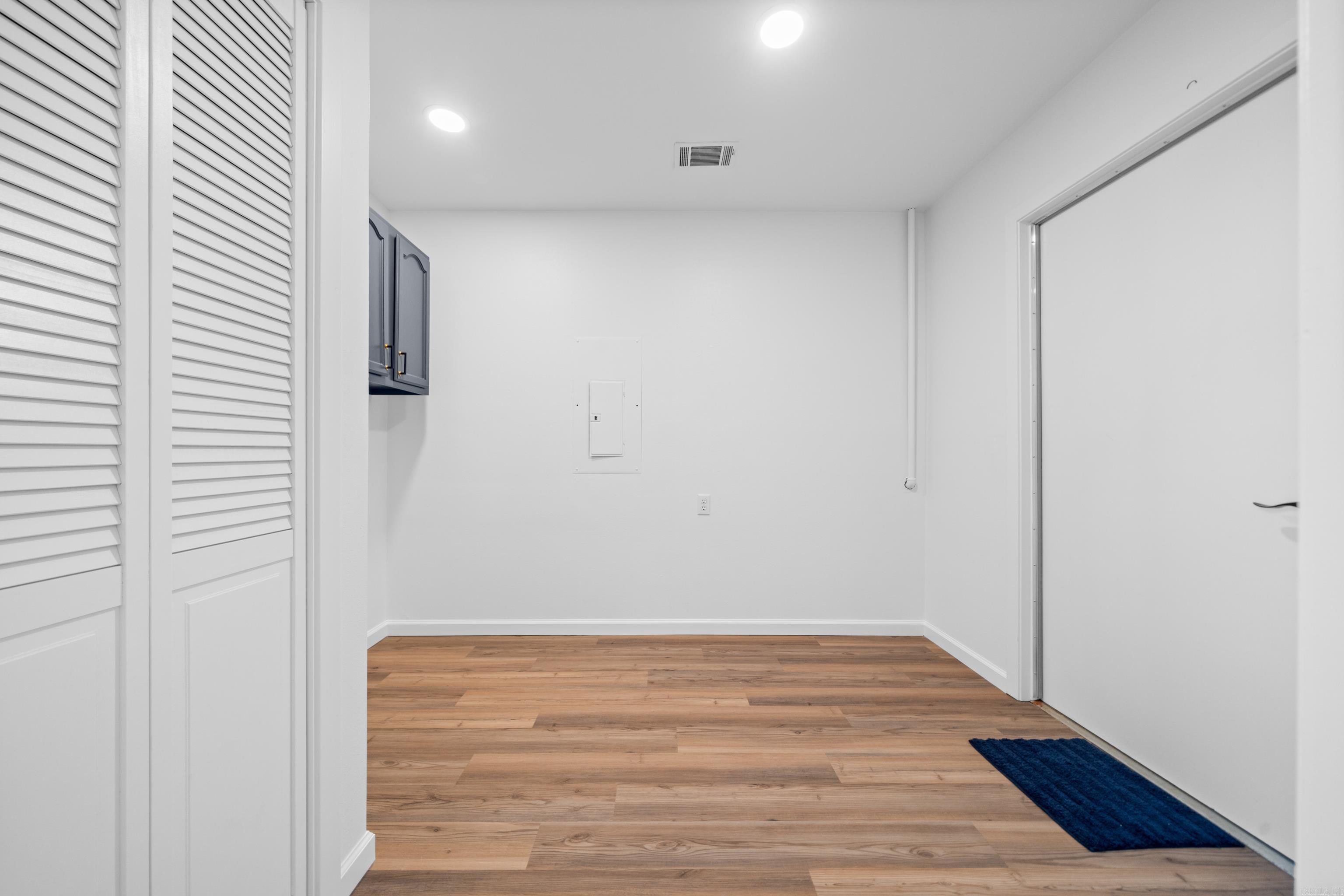 CLEVELAND SHORES - Residential