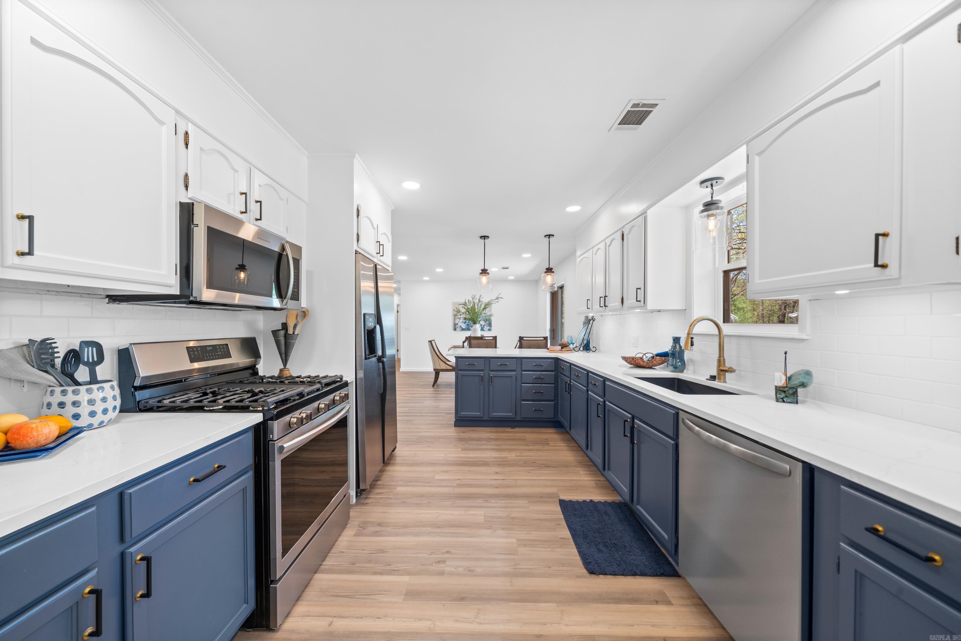 CLEVELAND SHORES - Residential