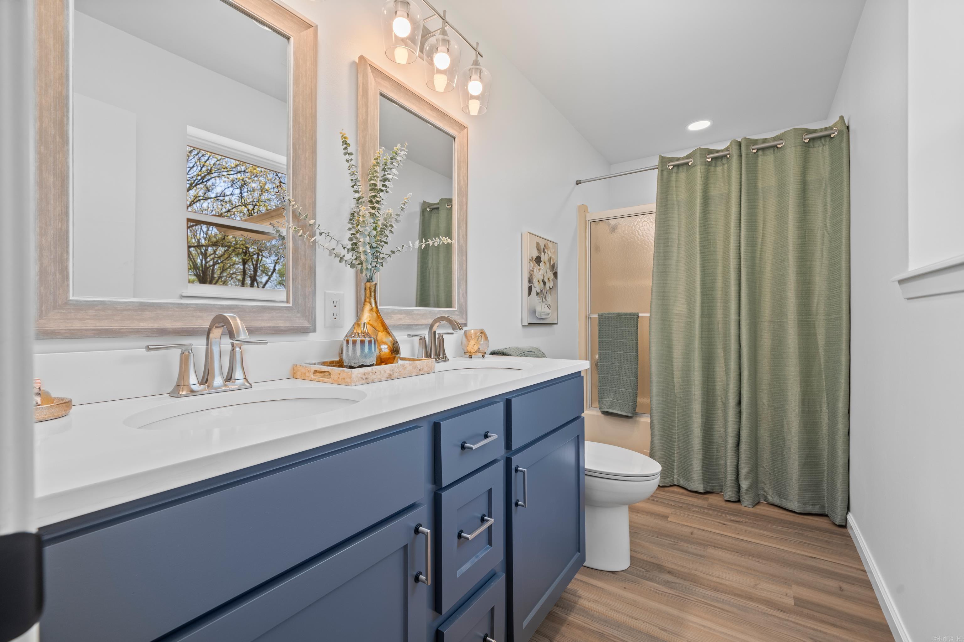 CLEVELAND SHORES - Residential