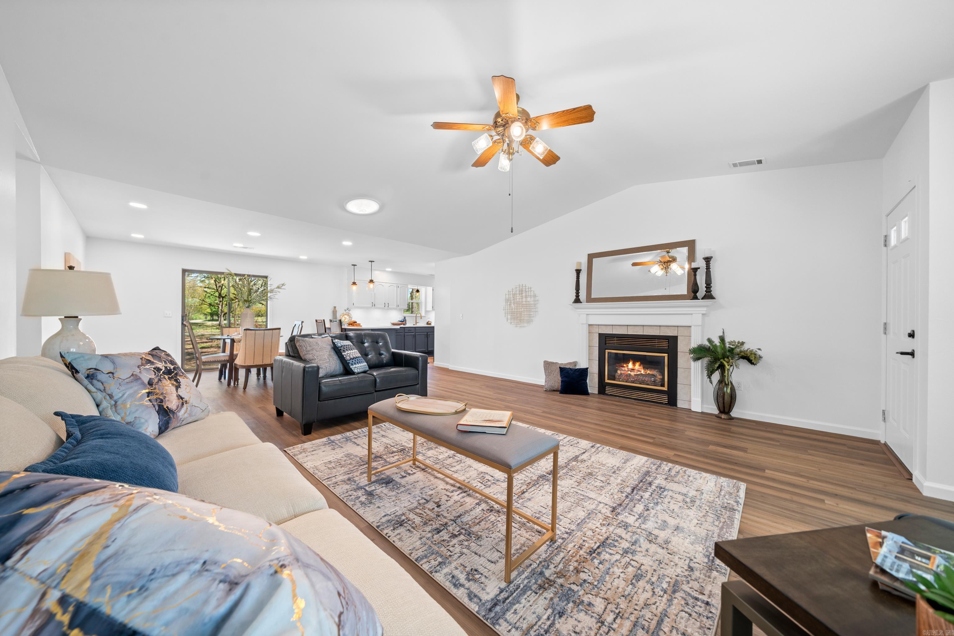 CLEVELAND SHORES - Residential