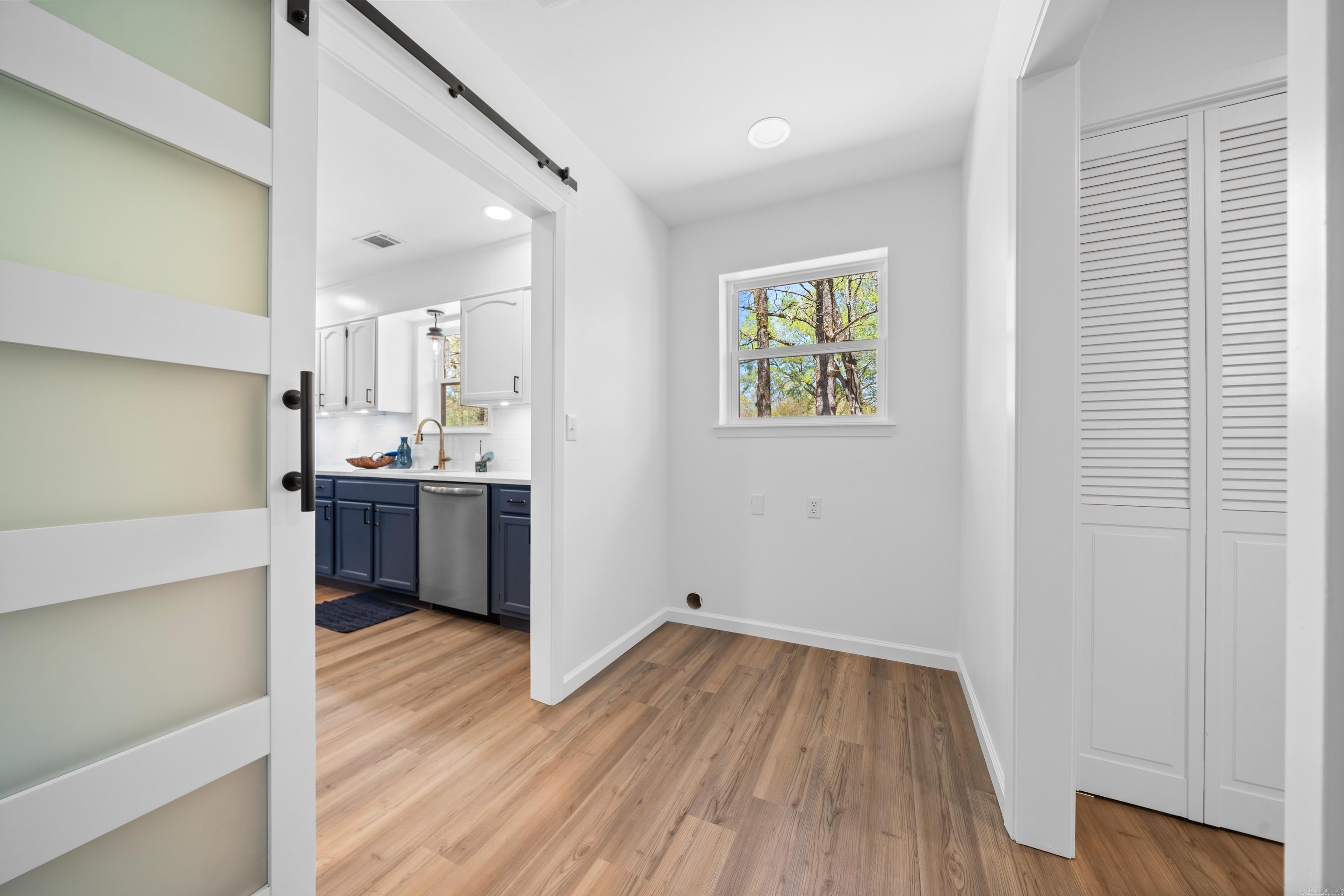 CLEVELAND SHORES - Residential