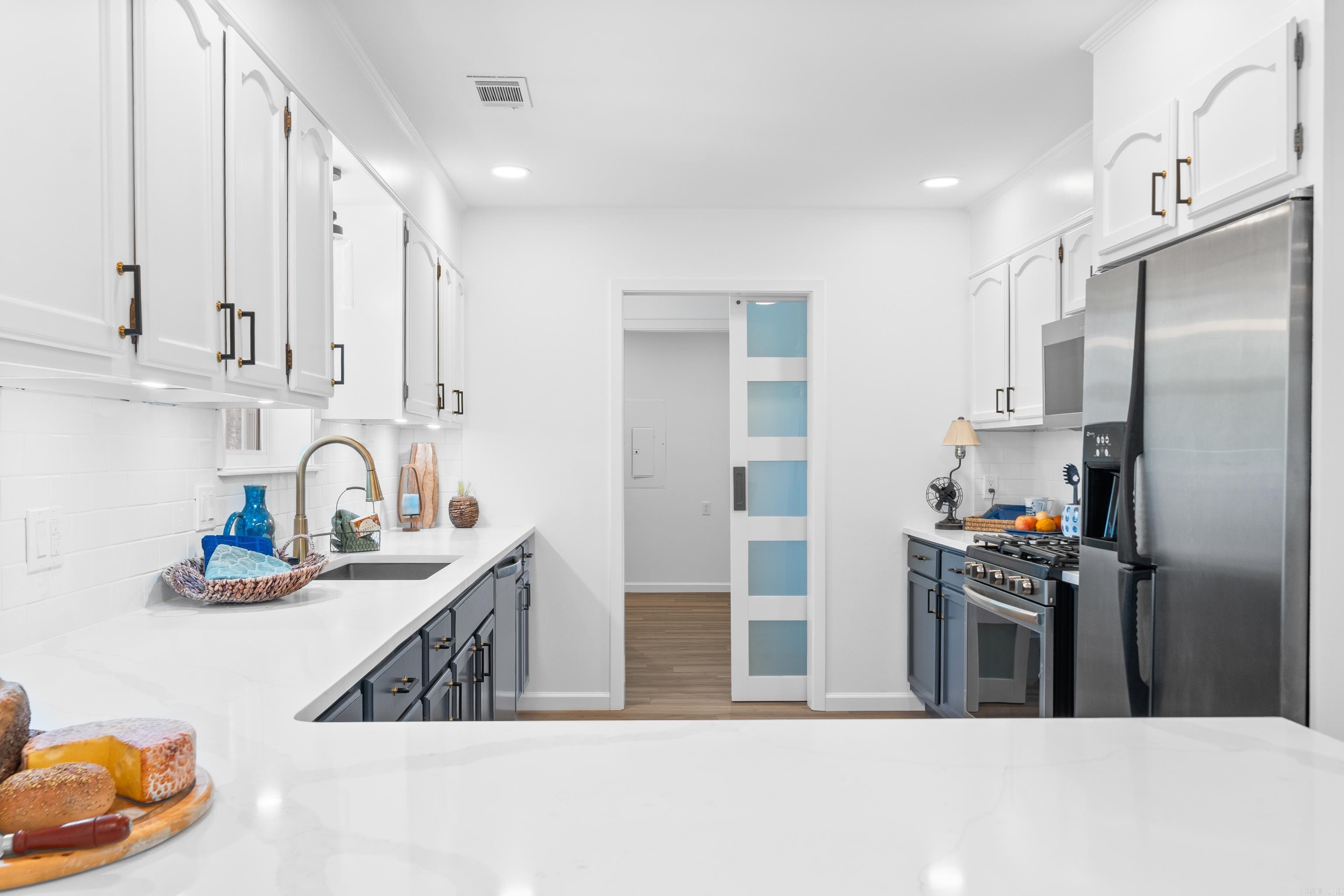 CLEVELAND SHORES - Residential