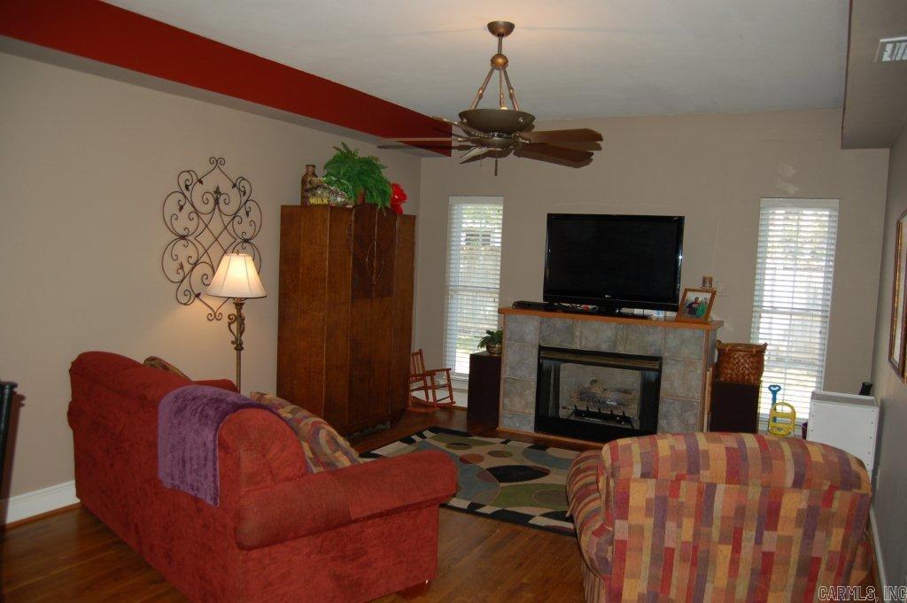 LONGHILLS VILLAGE - Residential