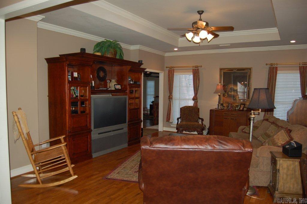 LONGHILLS VILLAGE - Residential