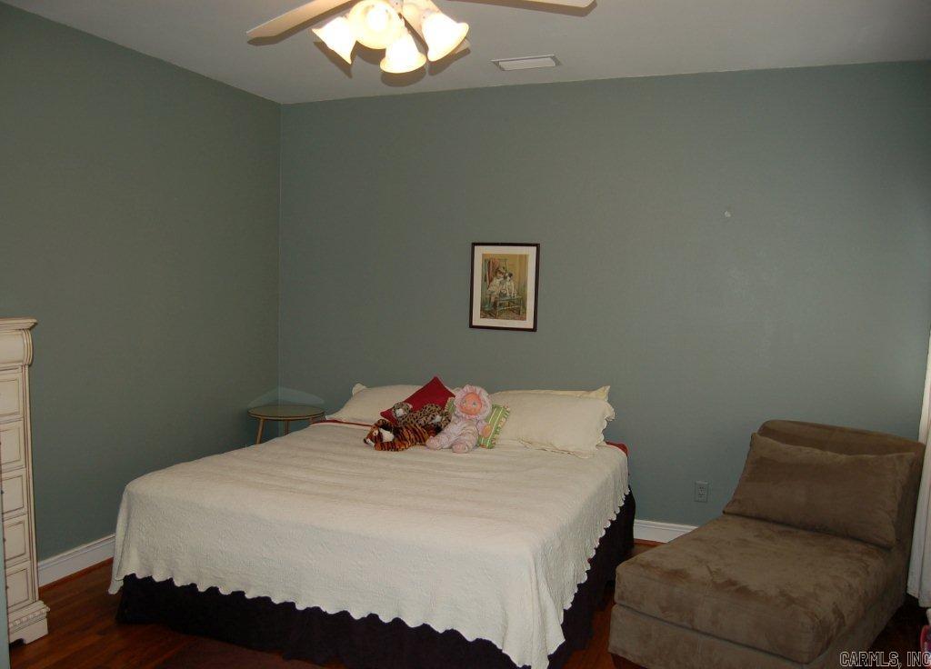 LONGHILLS VILLAGE - Residential