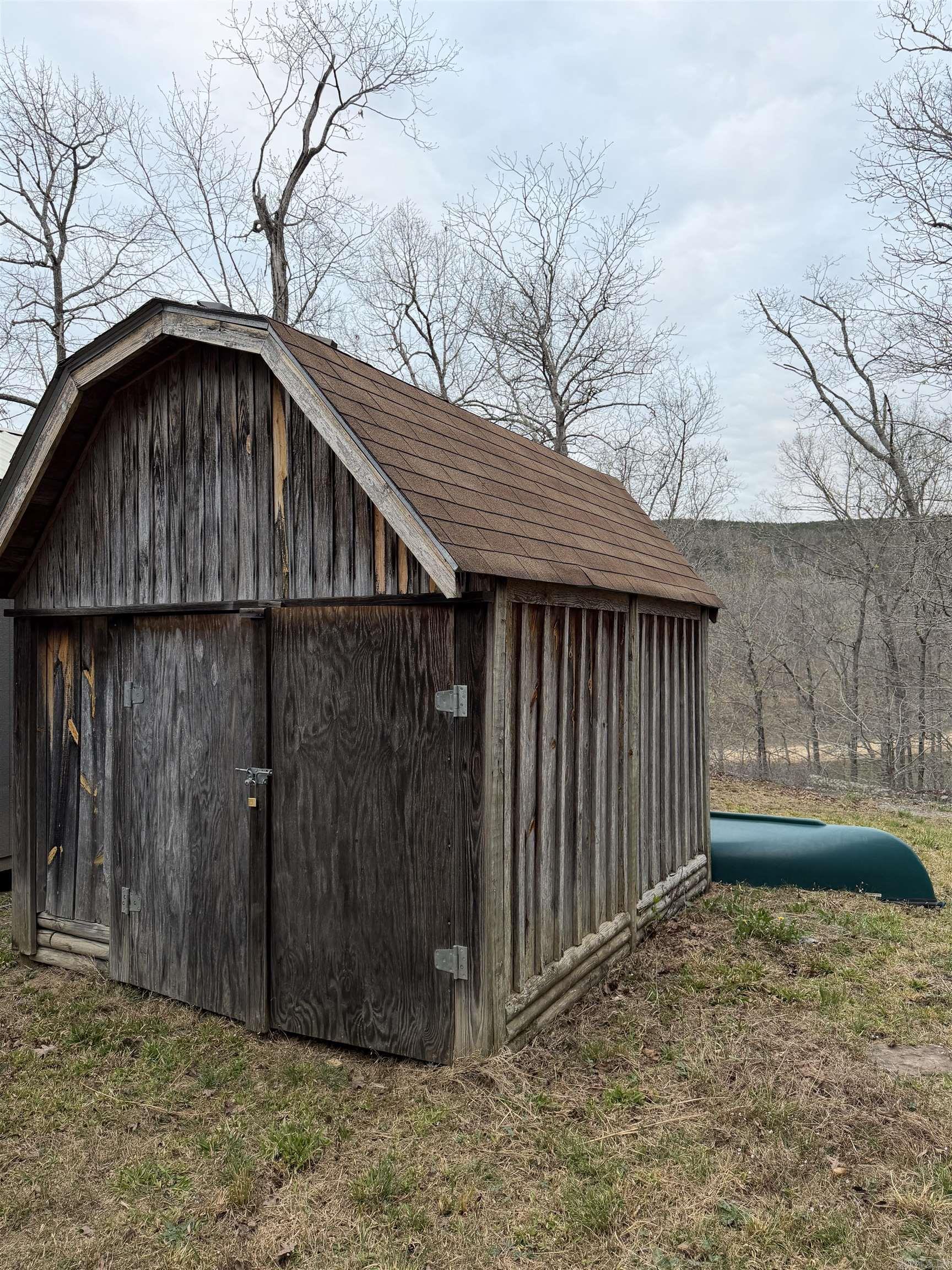 TOMAHAWK VILLAGE - Residential