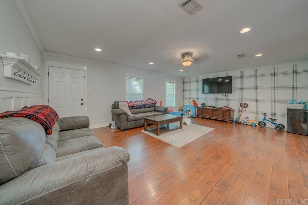 SIMMONS PLACE - Residential