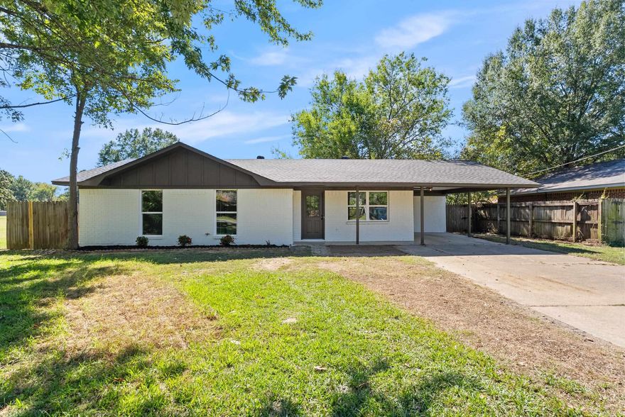 Beautifully remodeled 3 bed, 1.5 bath home with all the upgrades on 0.27 acres! Features new HVAC, roof, windows, interior/exterior paint, and LVP flooring throughout. Kitchen offers new cabinets, quartz countertops, tile backsplash, stainless steel appliances, new sink, faucet, and garbage disposal. Bathrooms include new tub/shower combo. Updated lighting and hardware, plus pantry and large fenced backyard. Move-in ready with style and comfort! Agent owned.