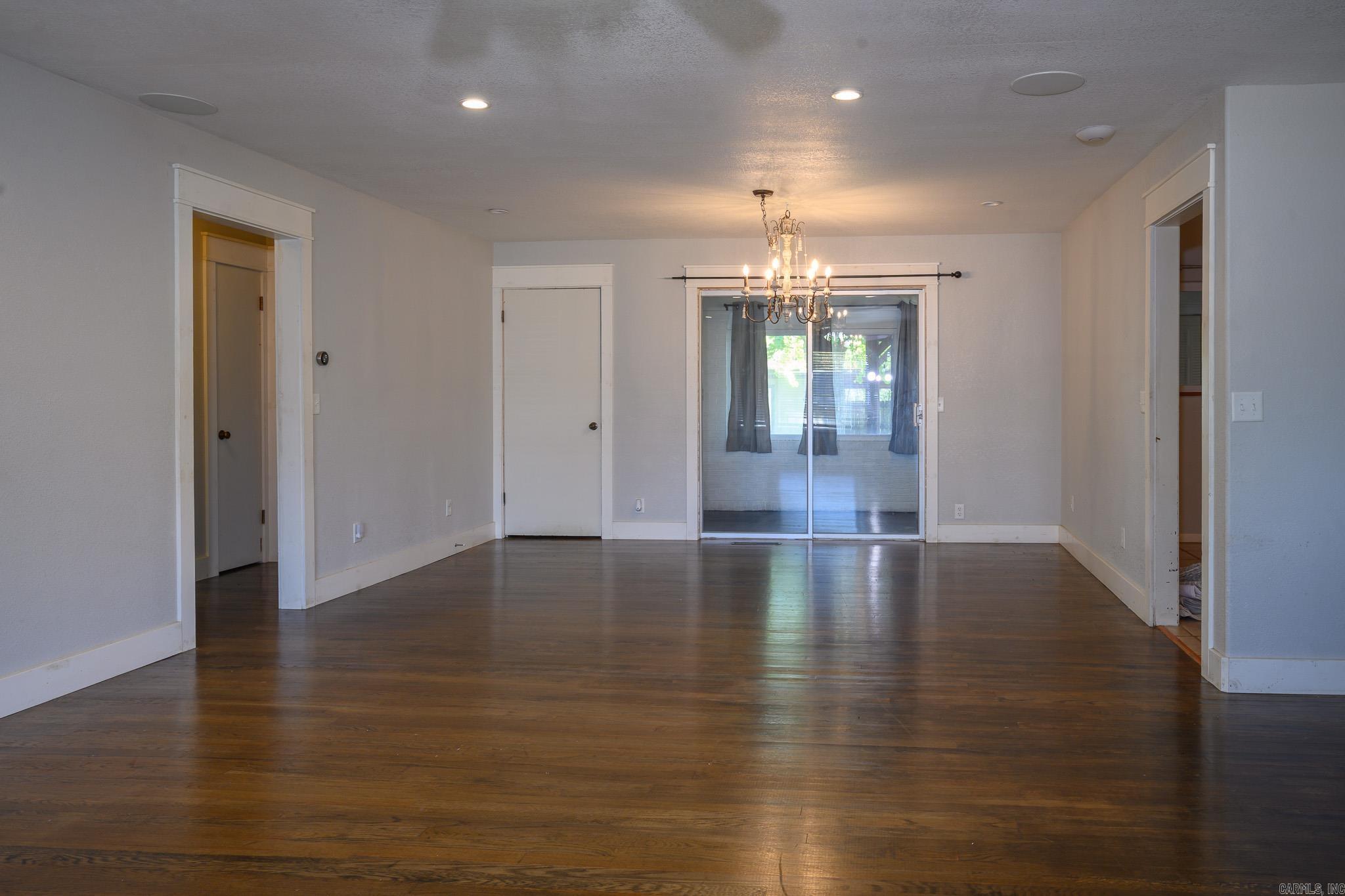 Mena Original - Residential