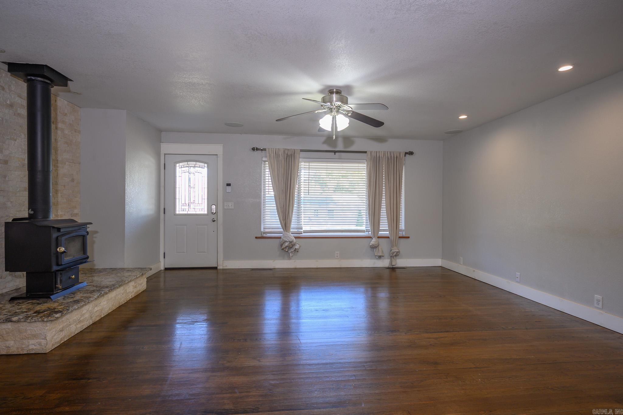 Mena Original - Residential