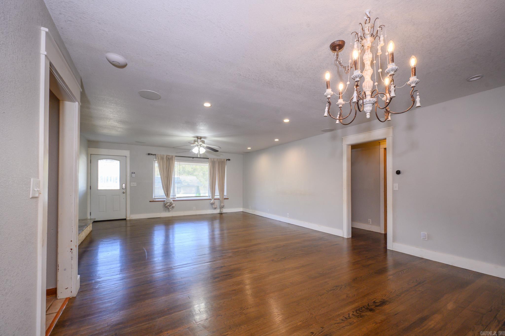 Mena Original - Residential