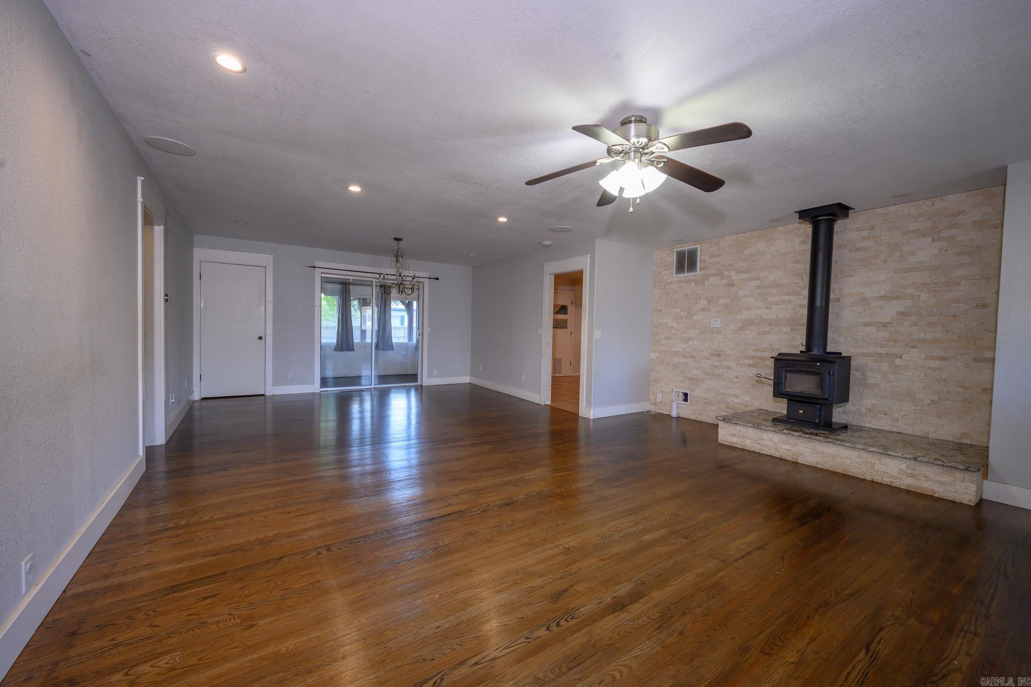 Mena Original - Residential