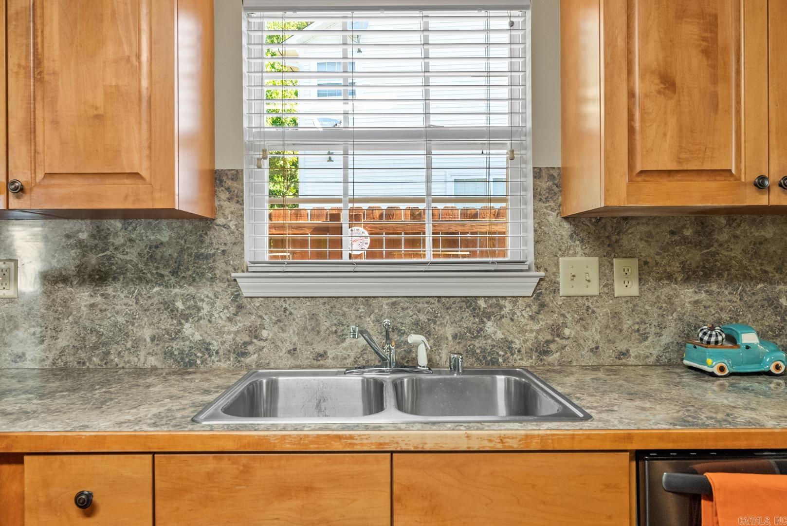 RIVER OAKS - Residential