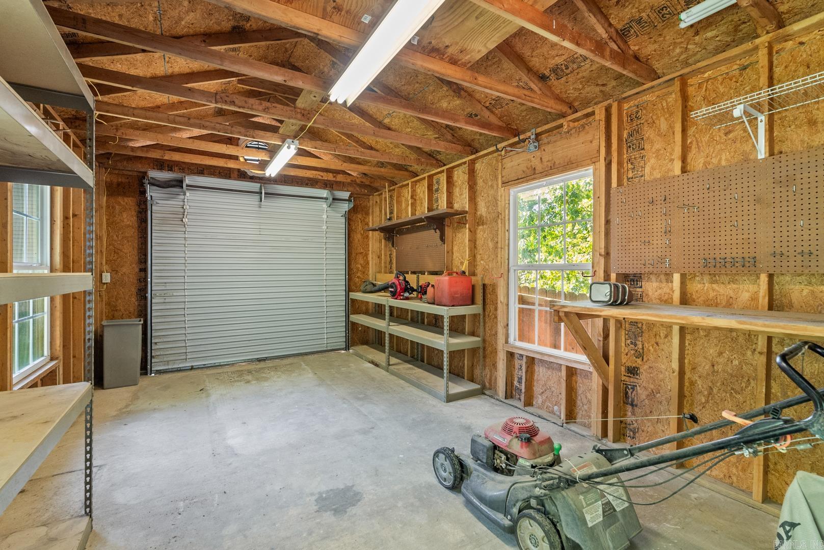RIVER OAKS - Residential