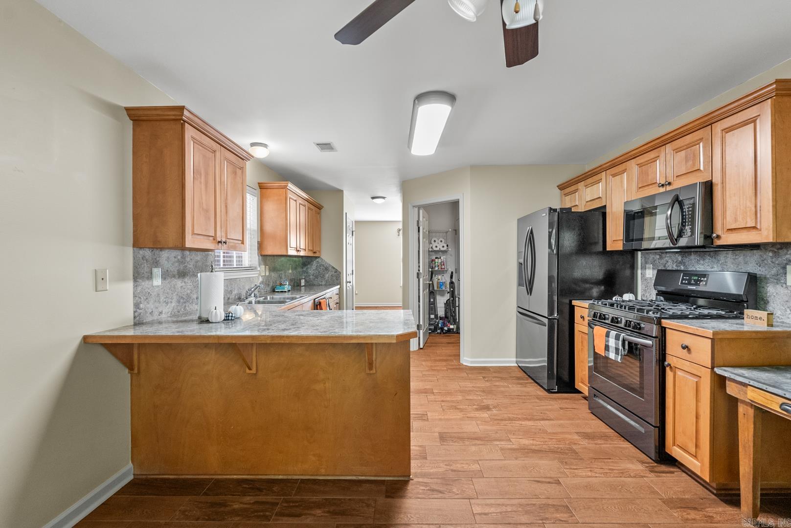 RIVER OAKS - Residential