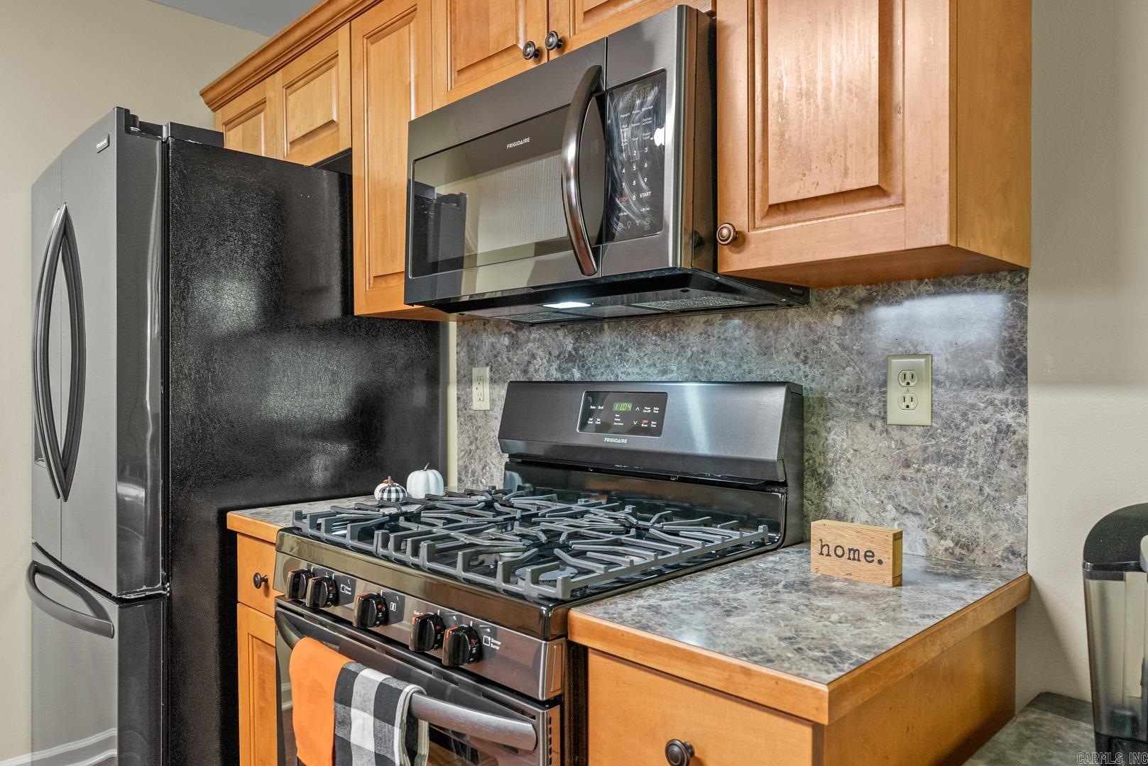 RIVER OAKS - Residential