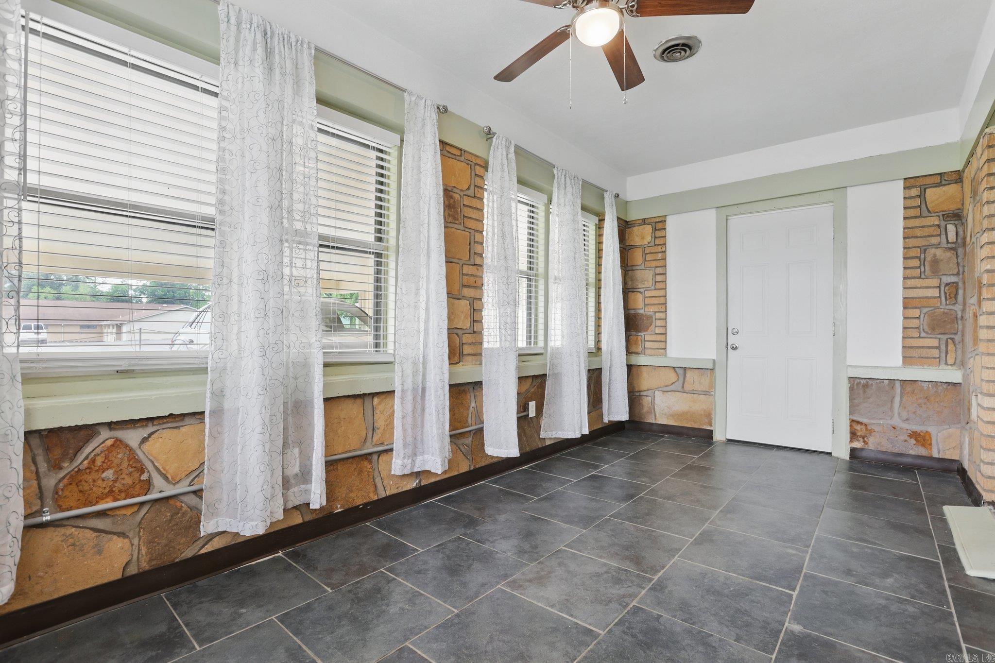 Barrow John 2L - Residential Lease