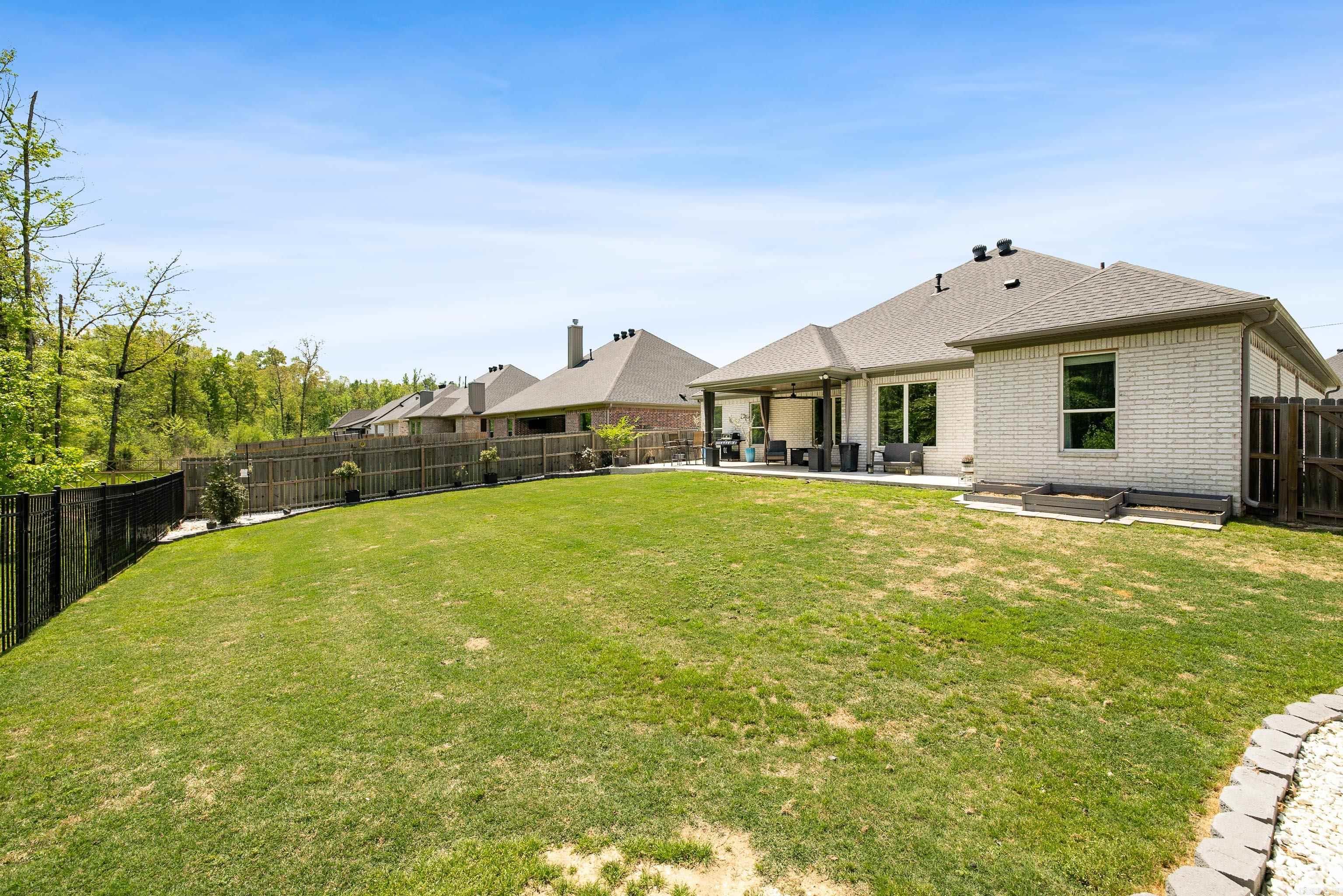 CREEKSIDE - Residential