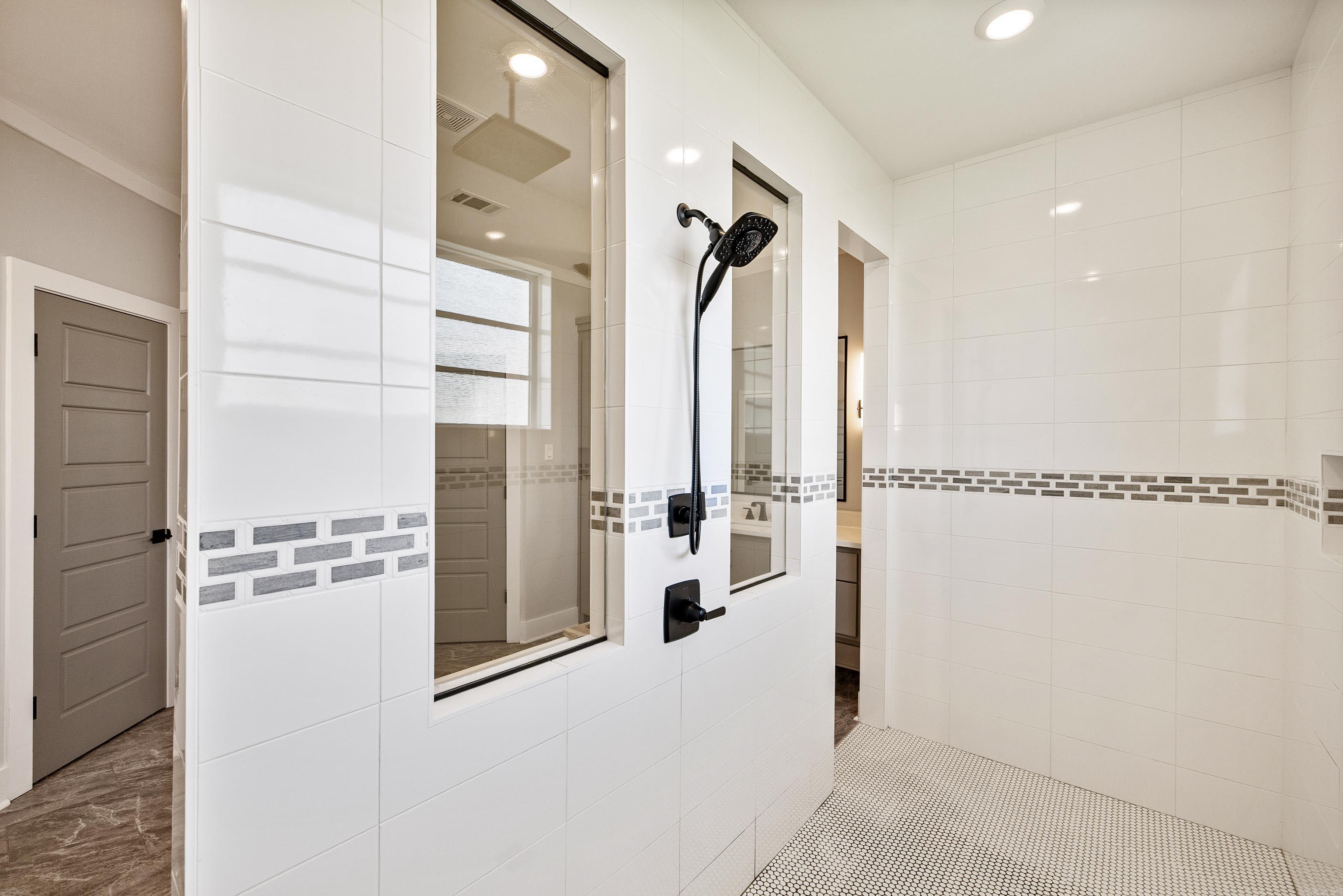 CREEKSIDE - Residential