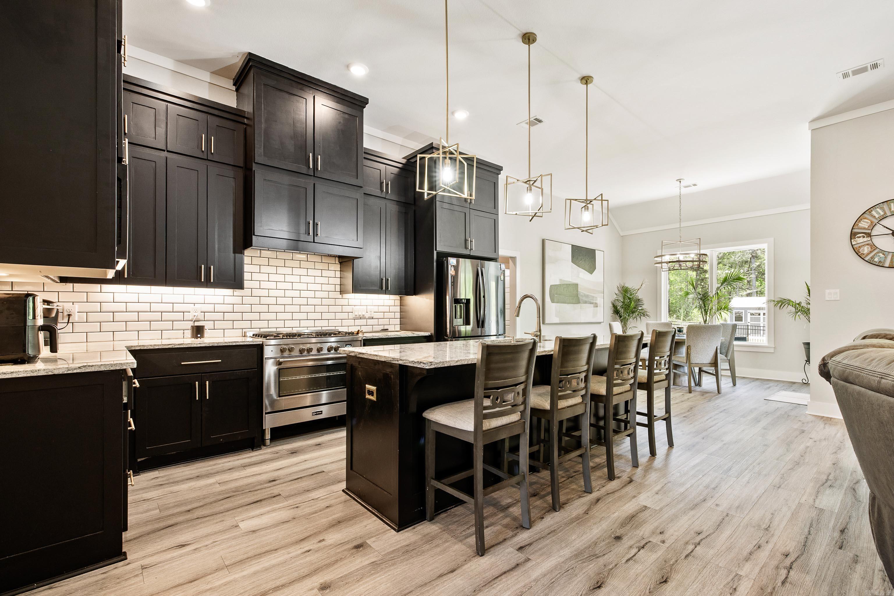 CREEKSIDE - Residential