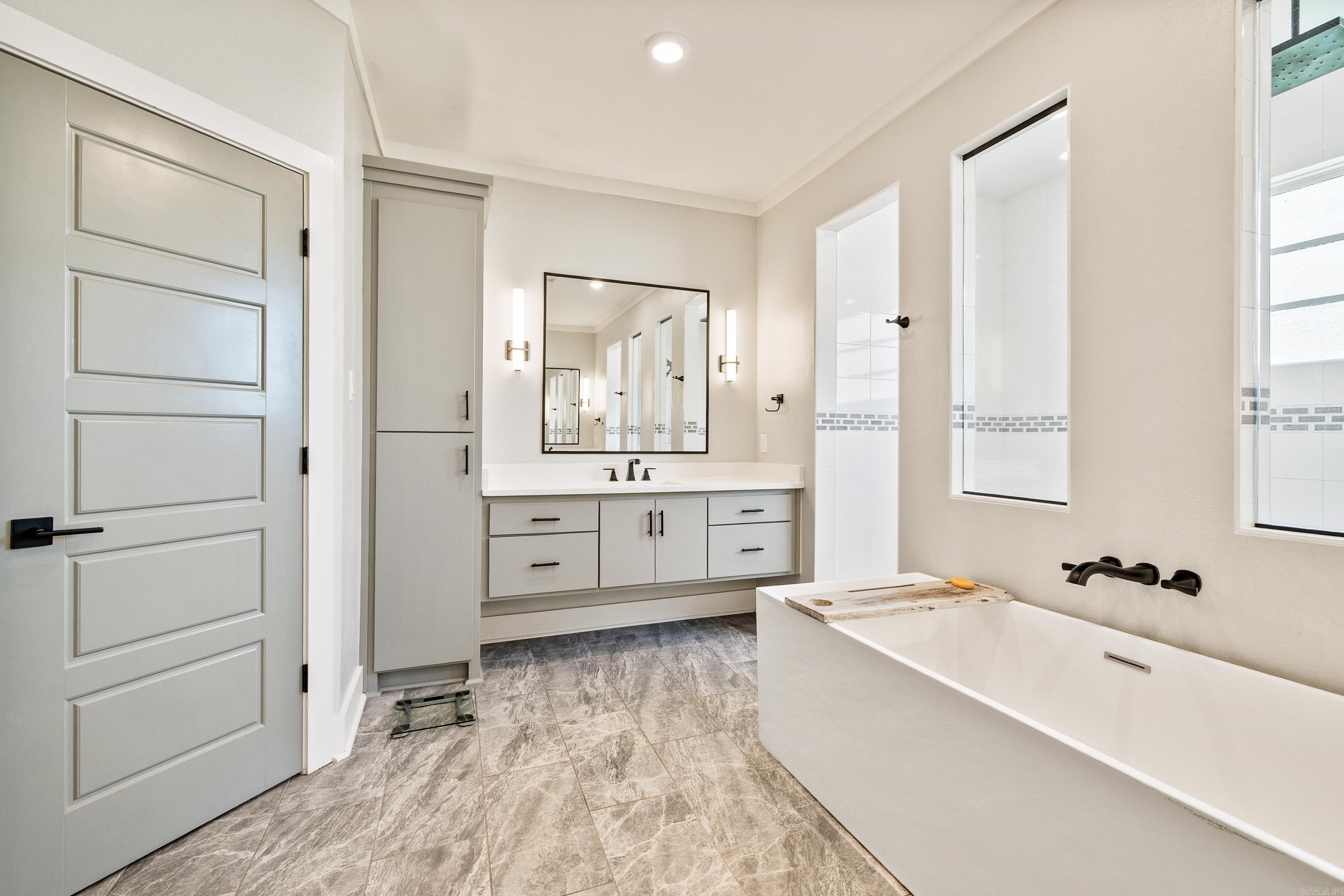 CREEKSIDE - Residential