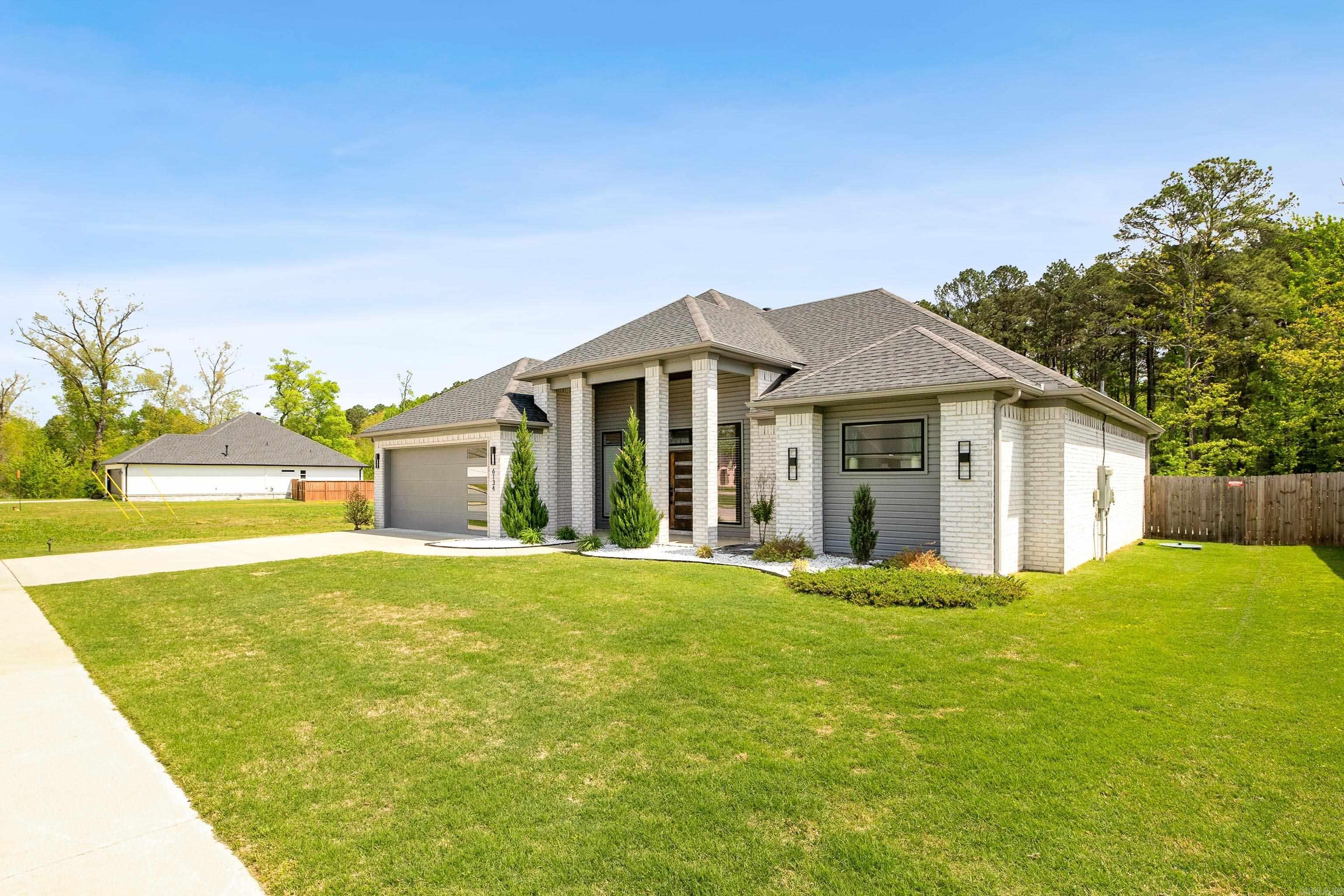 CREEKSIDE - Residential