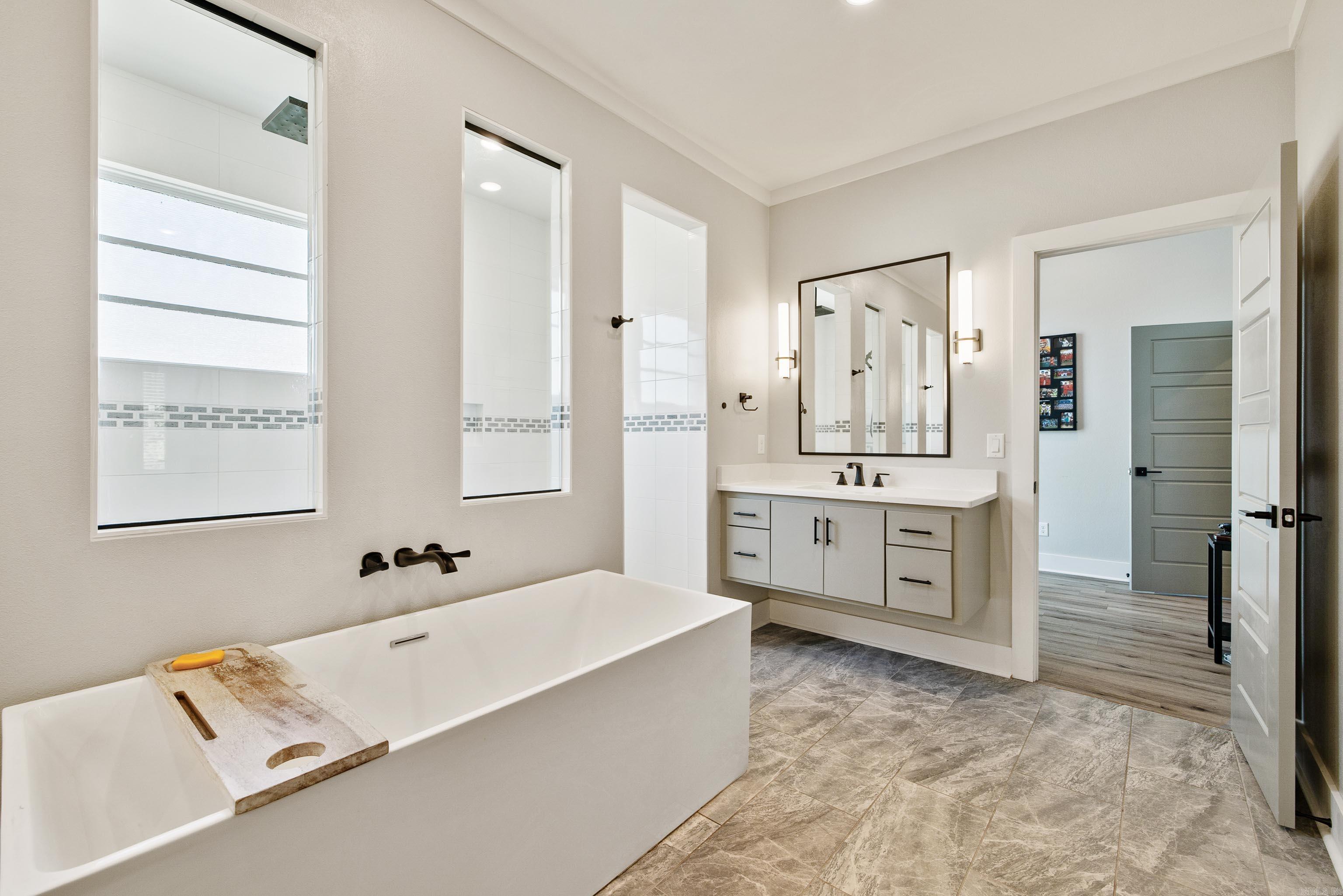 CREEKSIDE - Residential