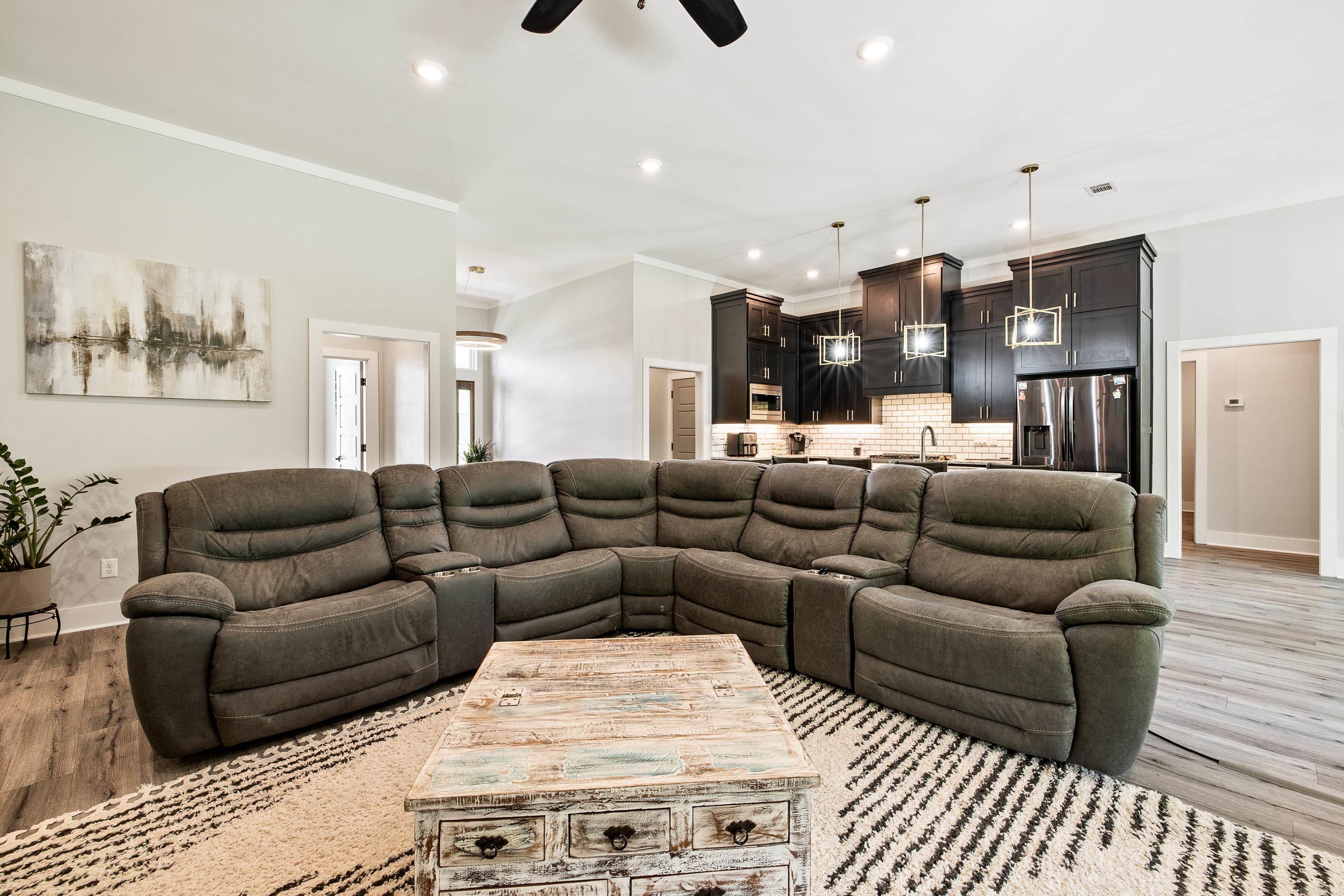 CREEKSIDE - Residential