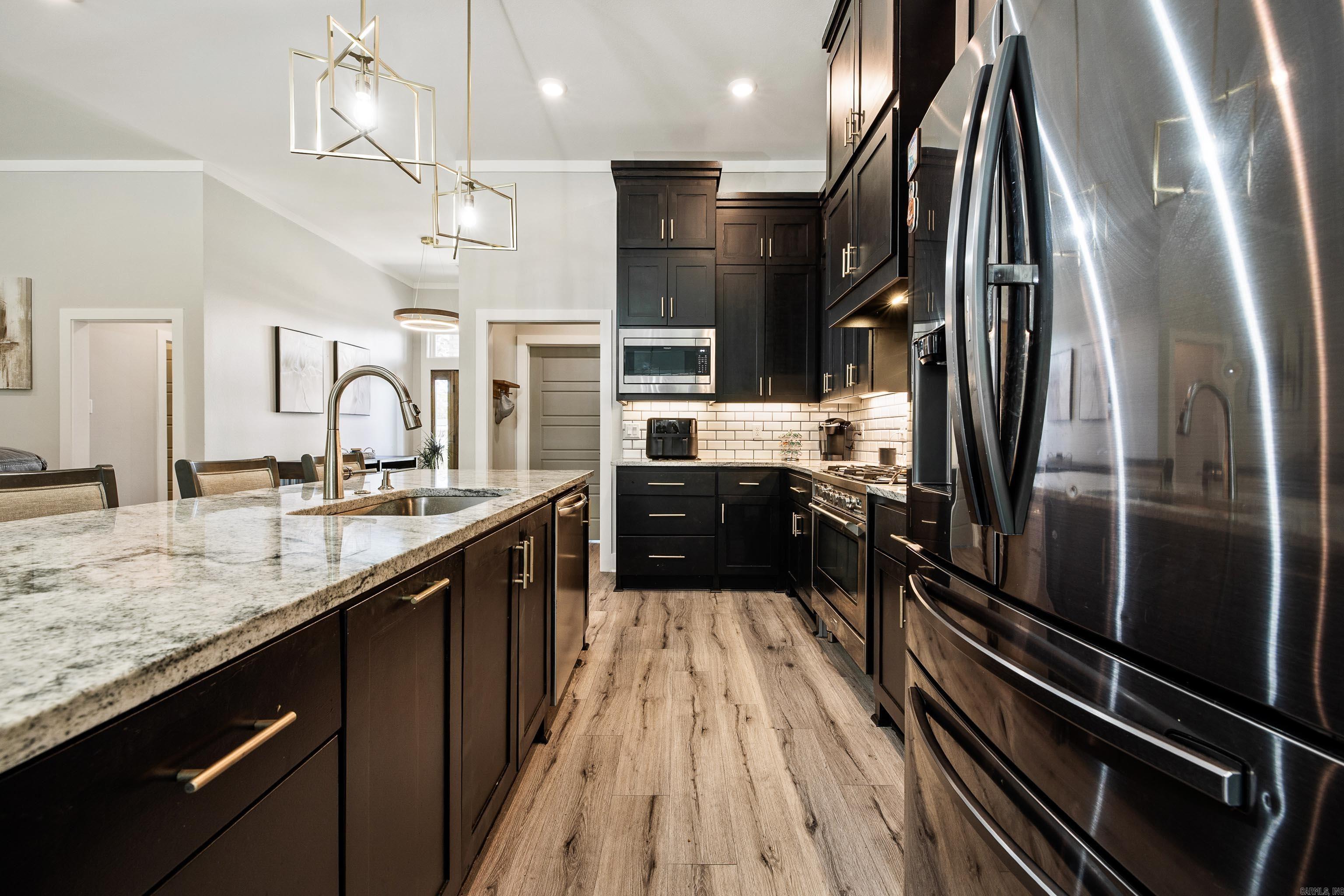 CREEKSIDE - Residential