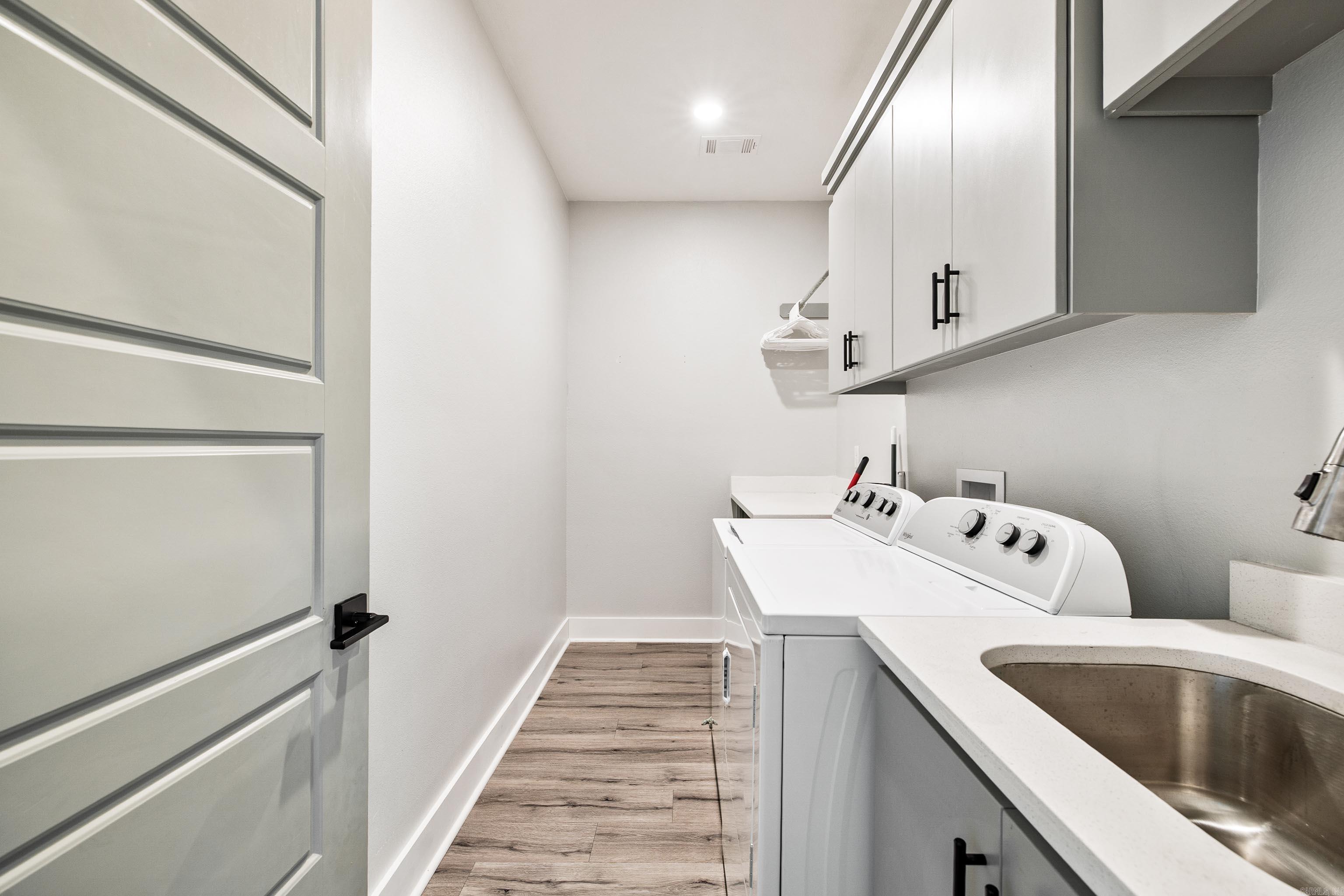 CREEKSIDE - Residential