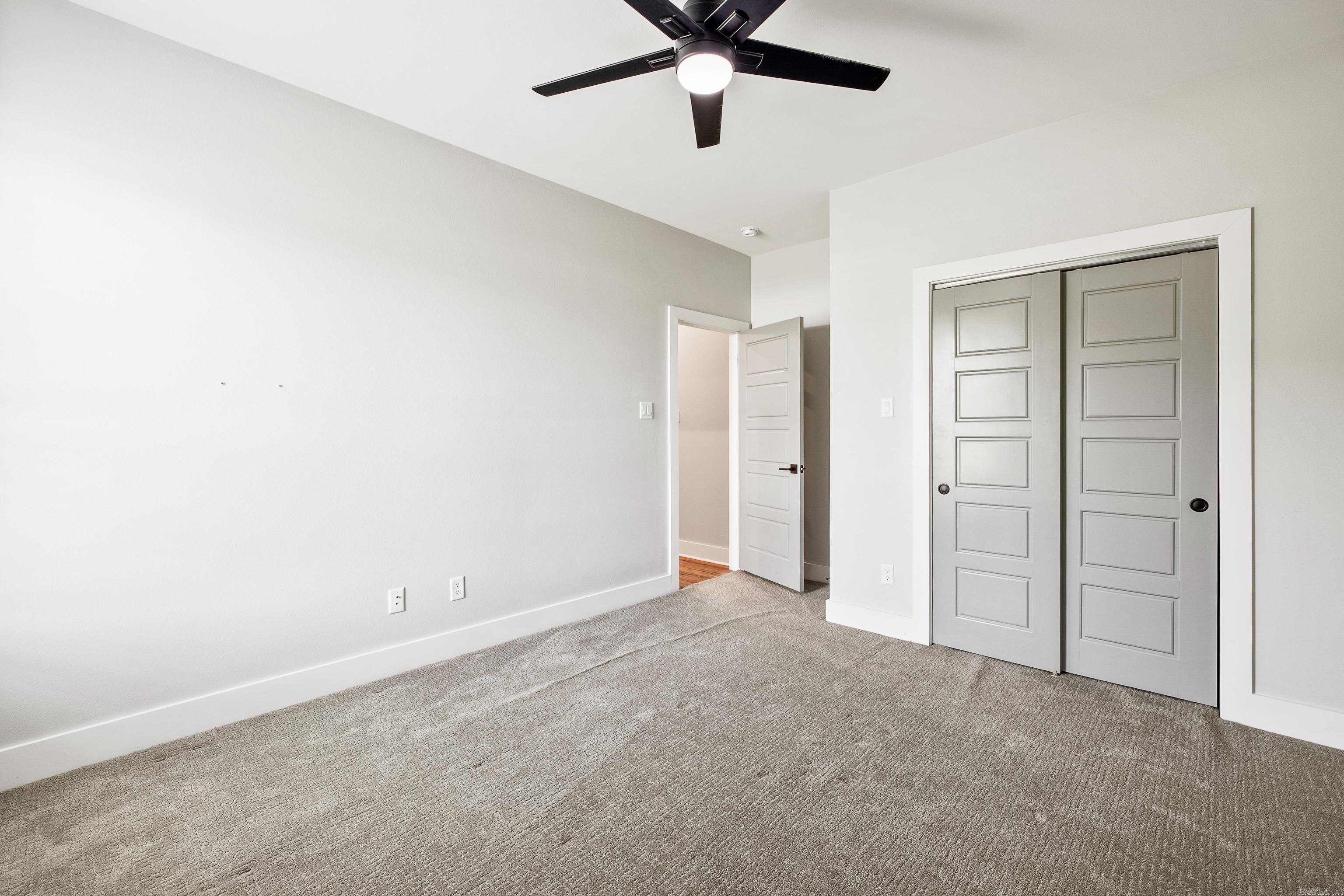 CREEKSIDE - Residential