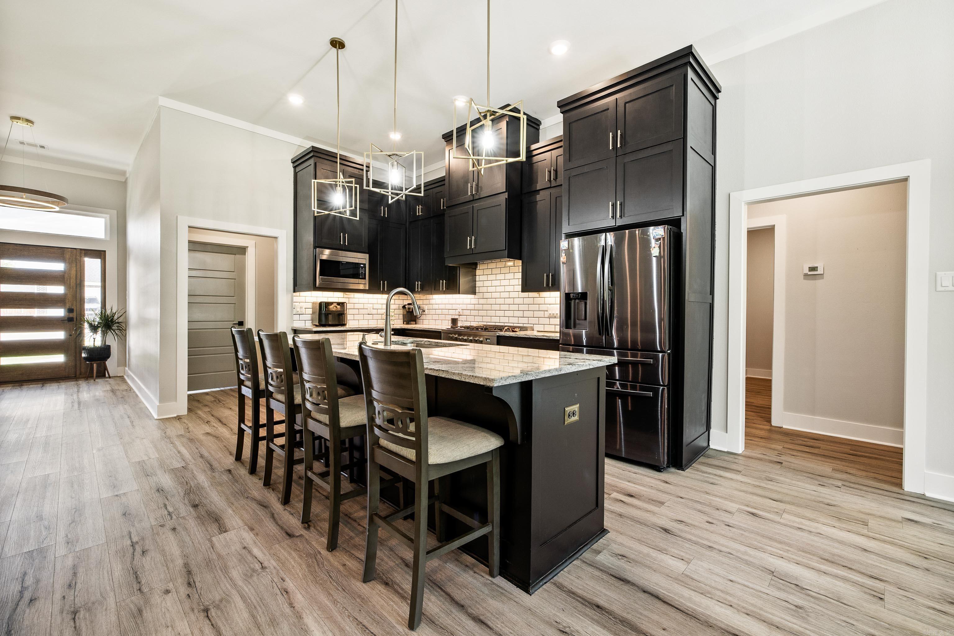 CREEKSIDE - Residential