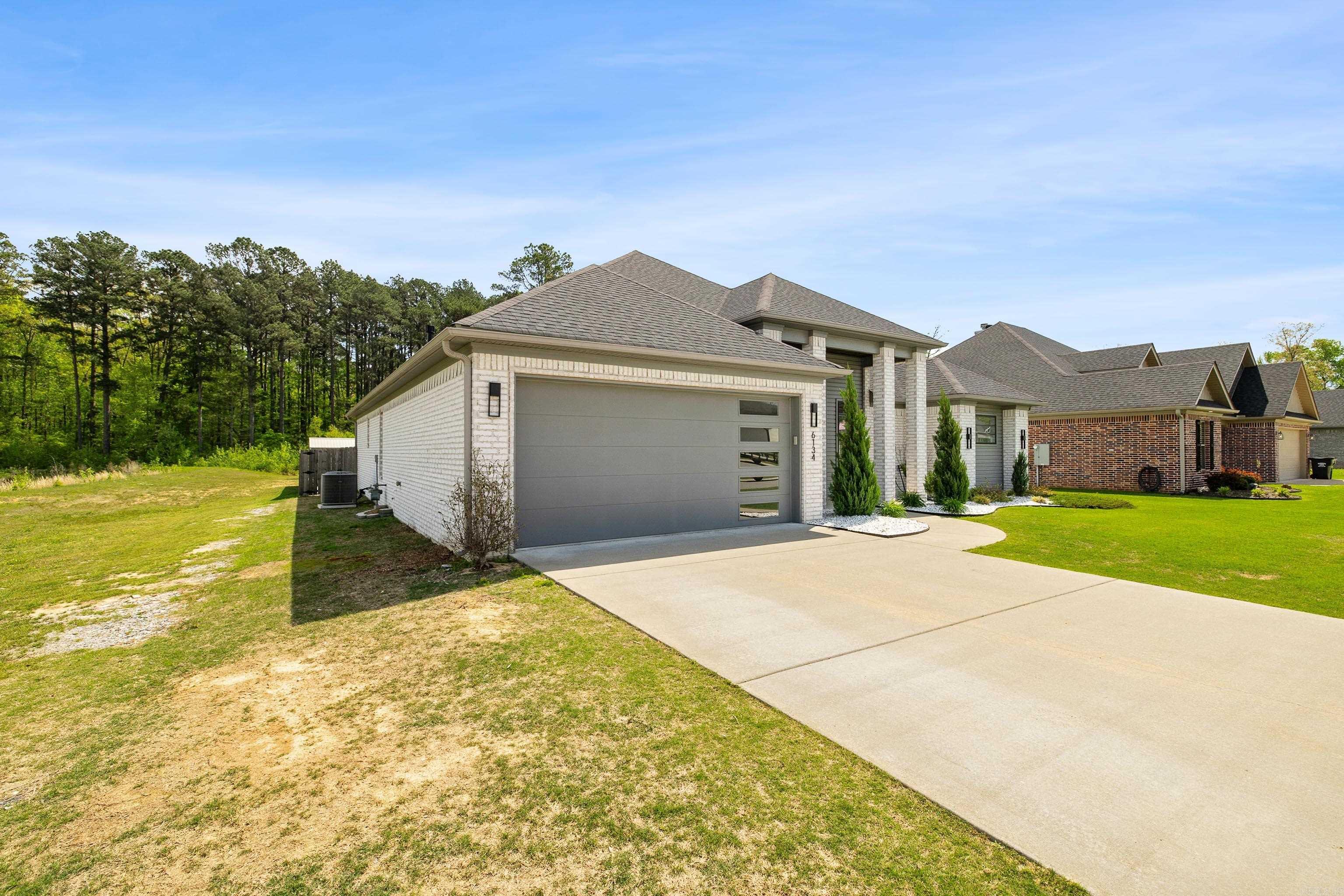 CREEKSIDE - Residential