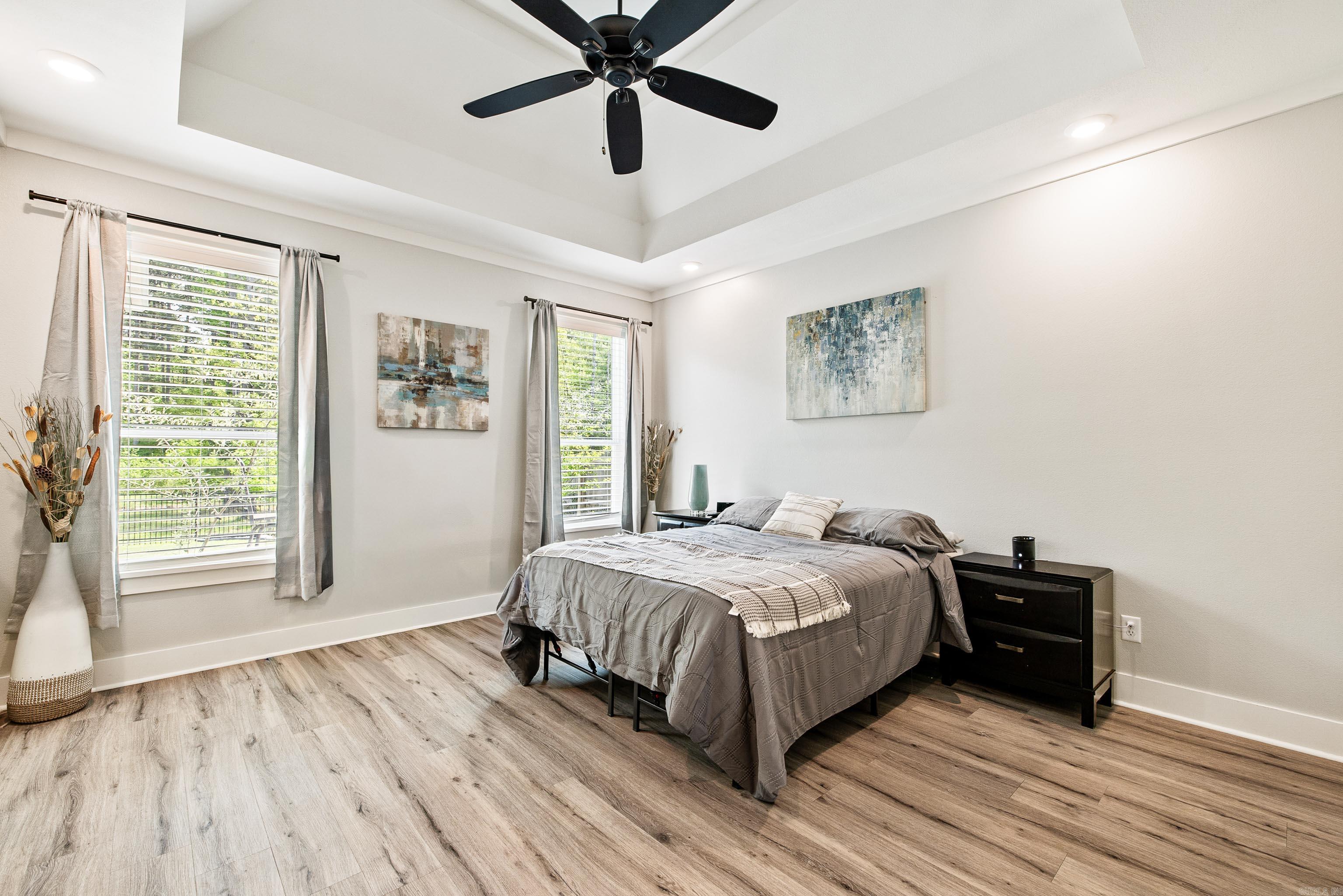 CREEKSIDE - Residential