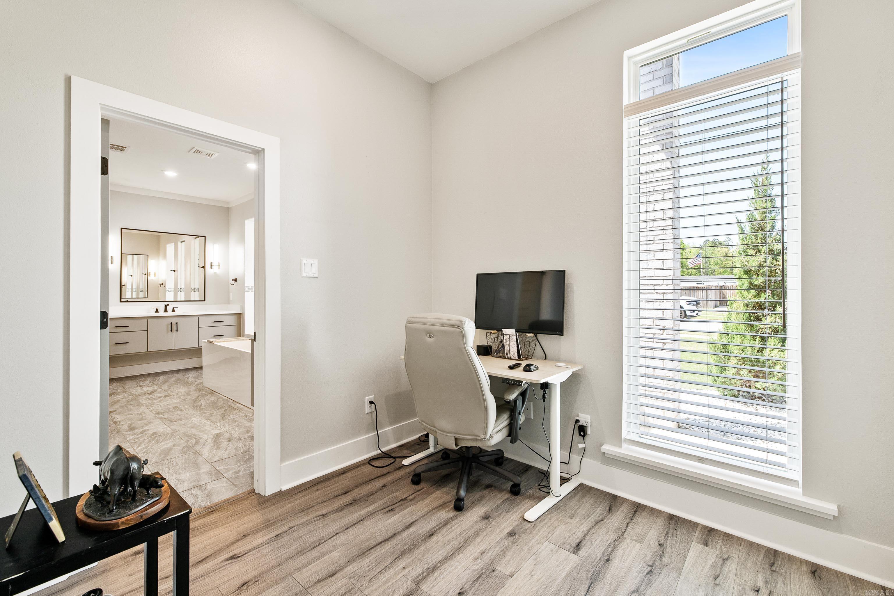 CREEKSIDE - Residential