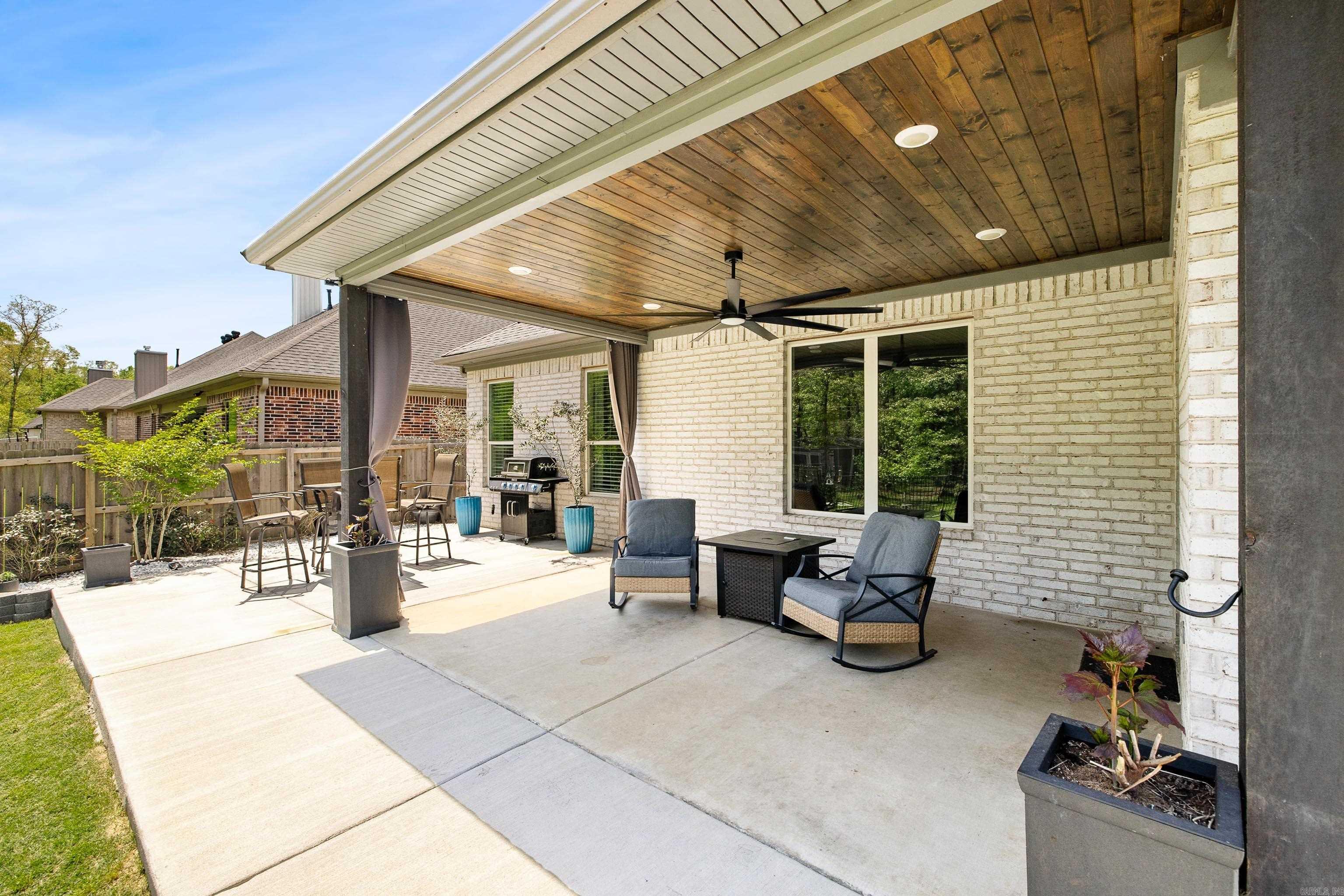 CREEKSIDE - Residential