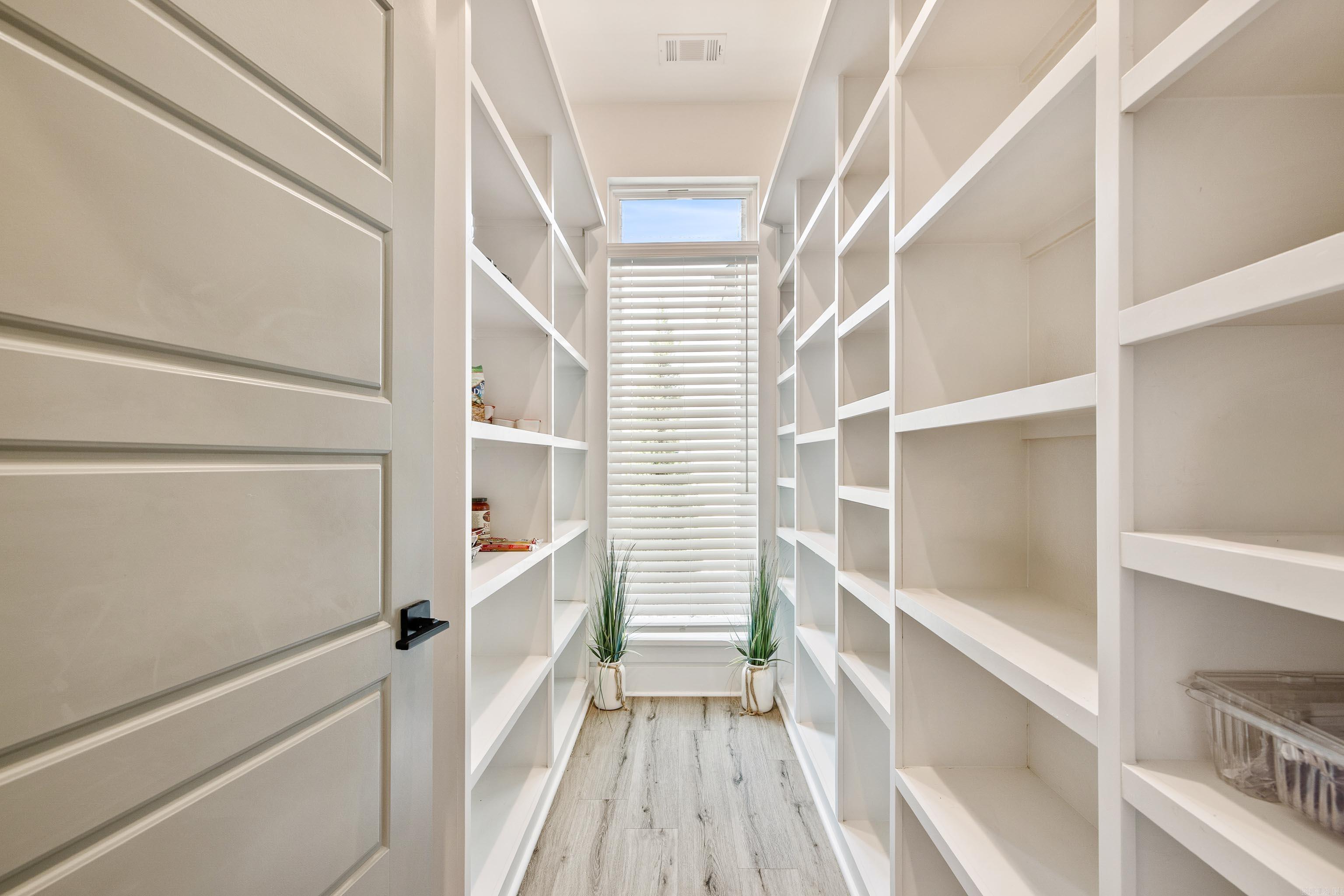 CREEKSIDE - Residential