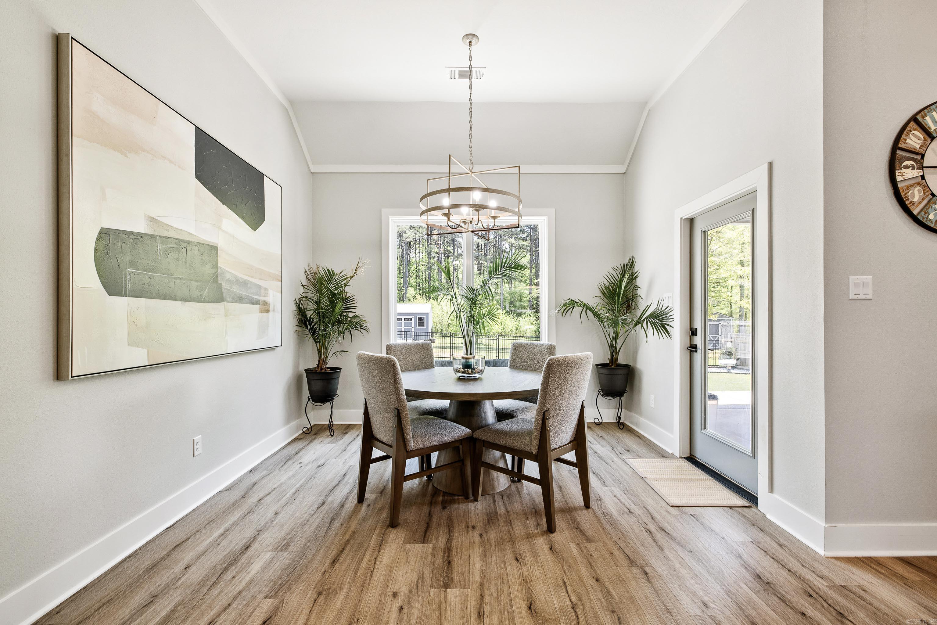 CREEKSIDE - Residential