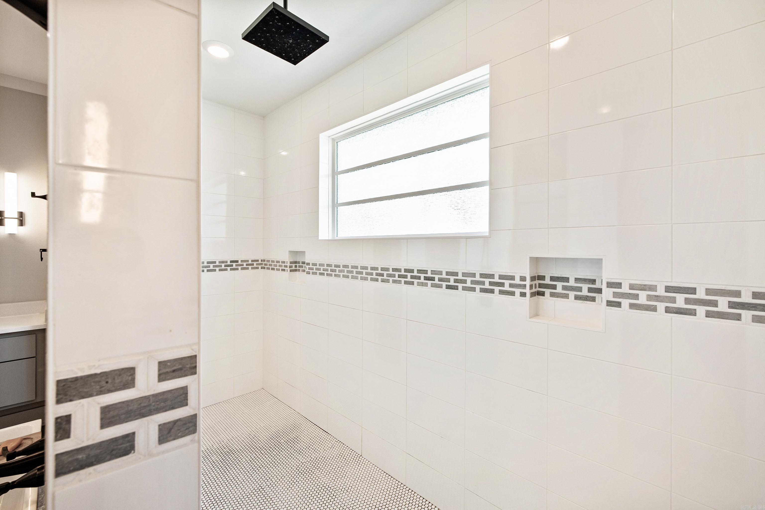 CREEKSIDE - Residential