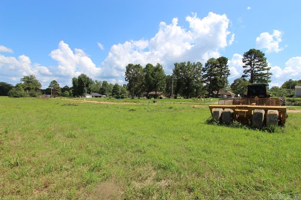 ROUND MOUNTAIN AT THE MEADOWS - Land