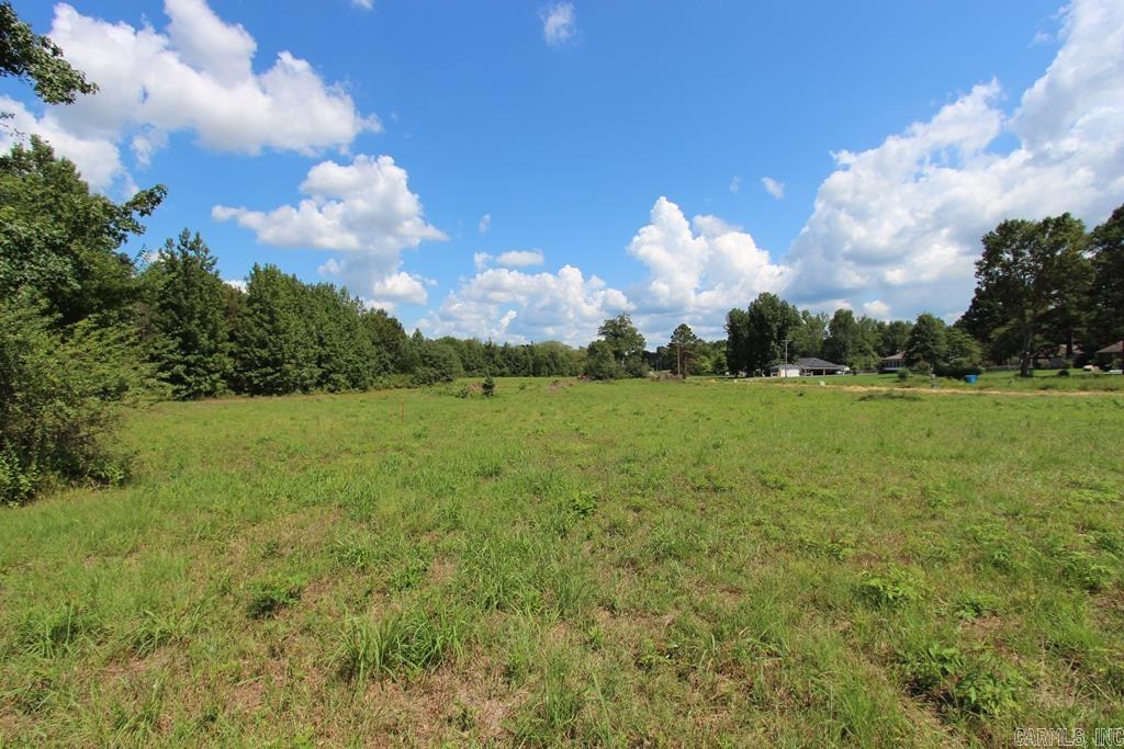 ROUND MOUNTAIN AT THE MEADOWS - Land