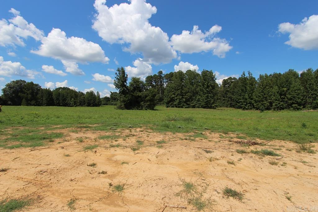 ROUND MOUNTAIN AT THE MEADOWS - Land