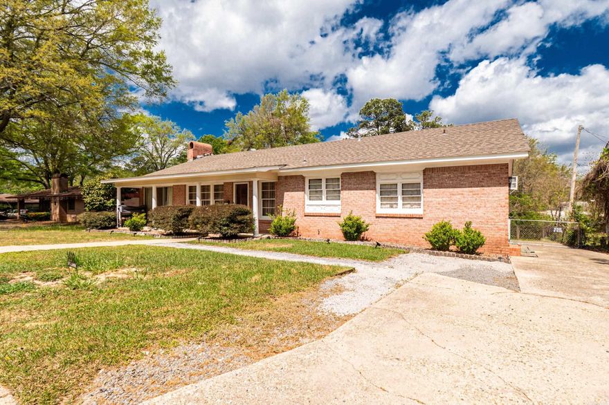 Legal Description per Tax Records: SHILLING S-D E 1/2   LOT 3  #0116658 #07-10893  28