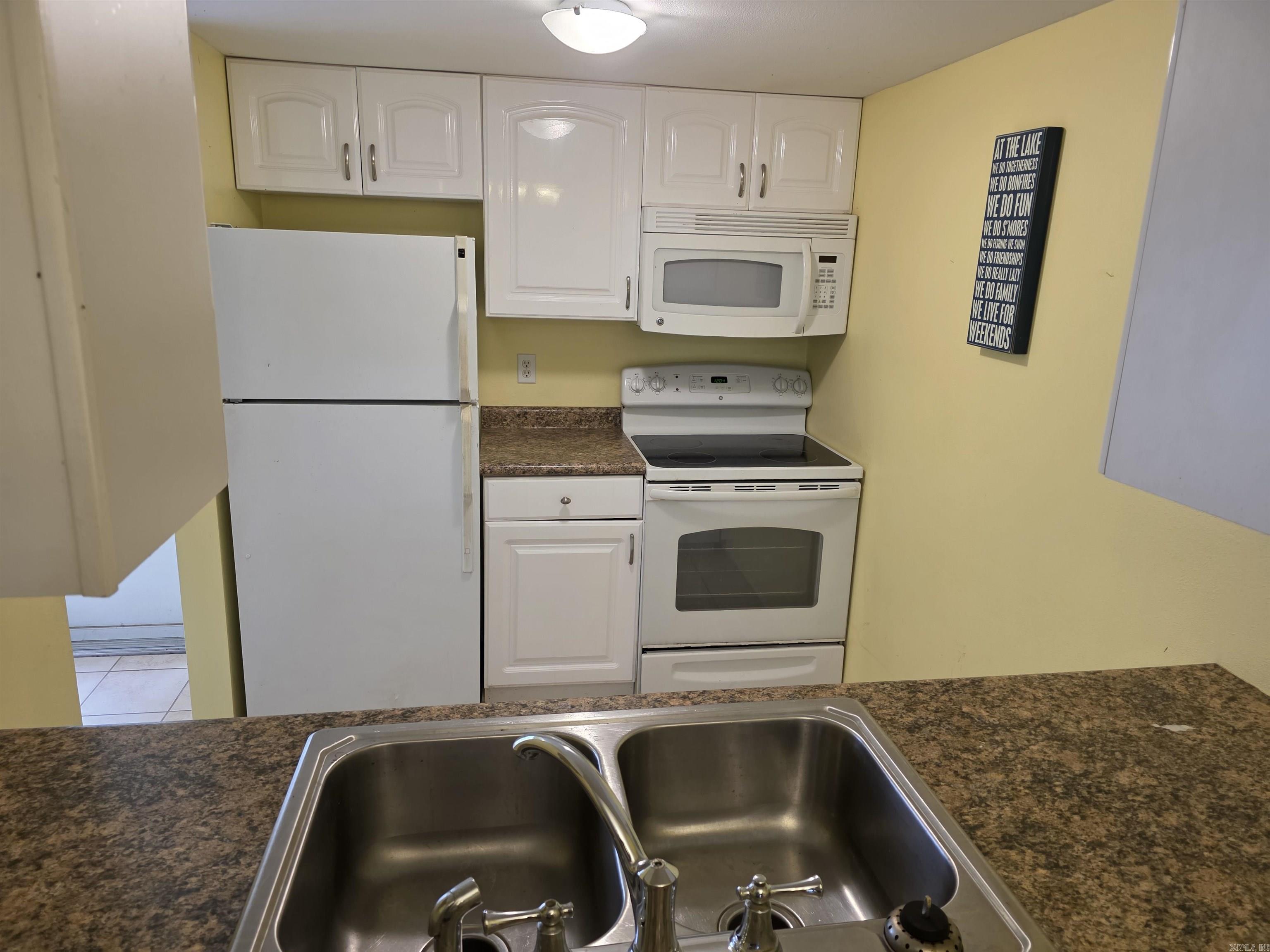 CHELSEA GLADE CONDO - Residential