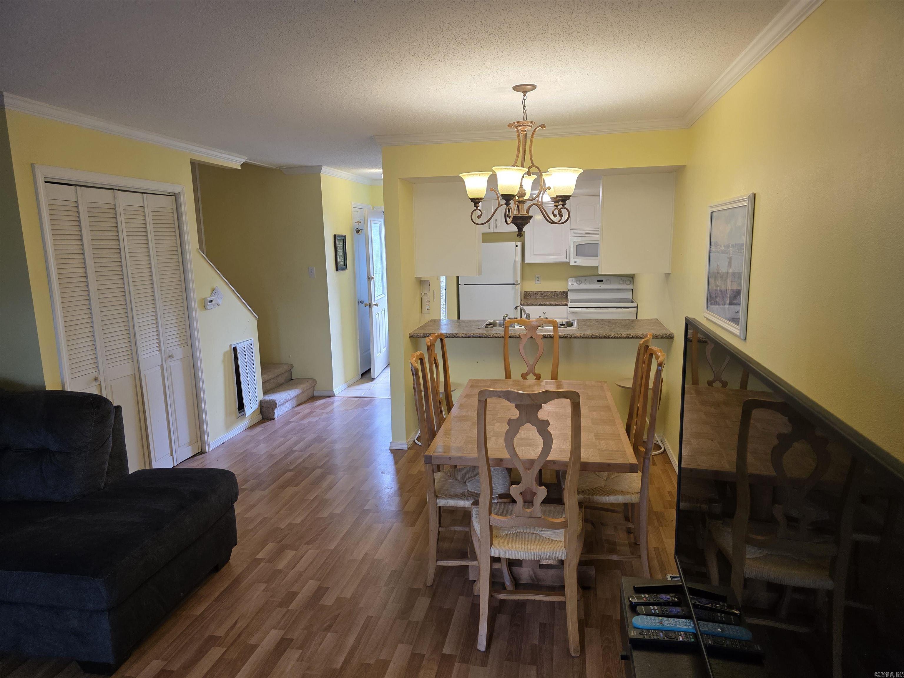 CHELSEA GLADE CONDO - Residential