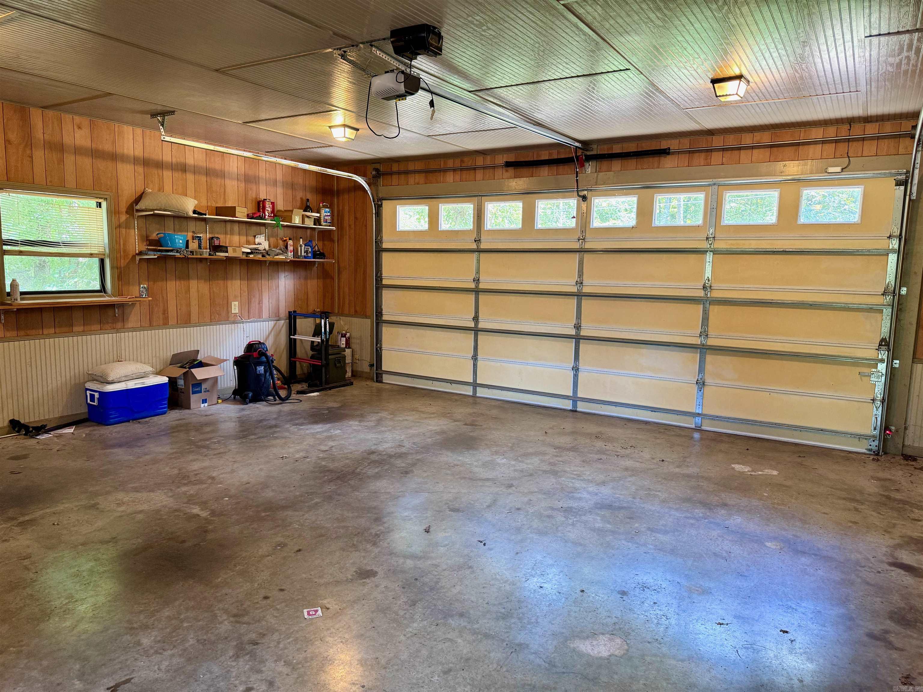 ARROWHEAD LAKE ESTATES - Residential