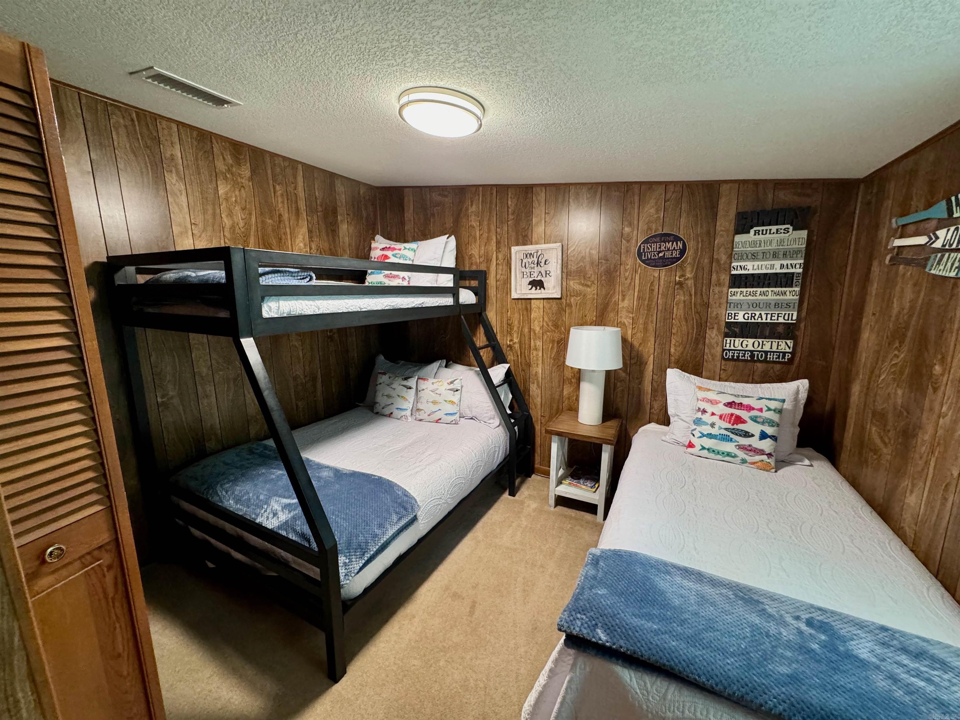 ARROWHEAD LAKE ESTATES - Residential